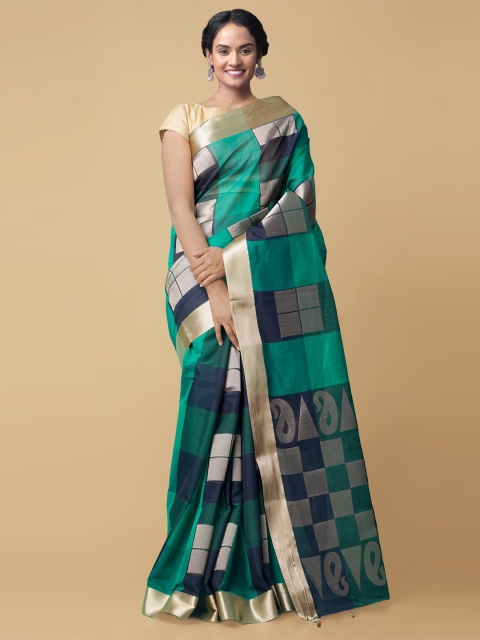 Unnati Silks Green & Silver-Toned Checked Zari Silk Cotton Bangalore Baluchari Saree
Unnati Silks Green & Silver-Toned Checked Zari Silk Cotton Bangalore Baluchari Saree