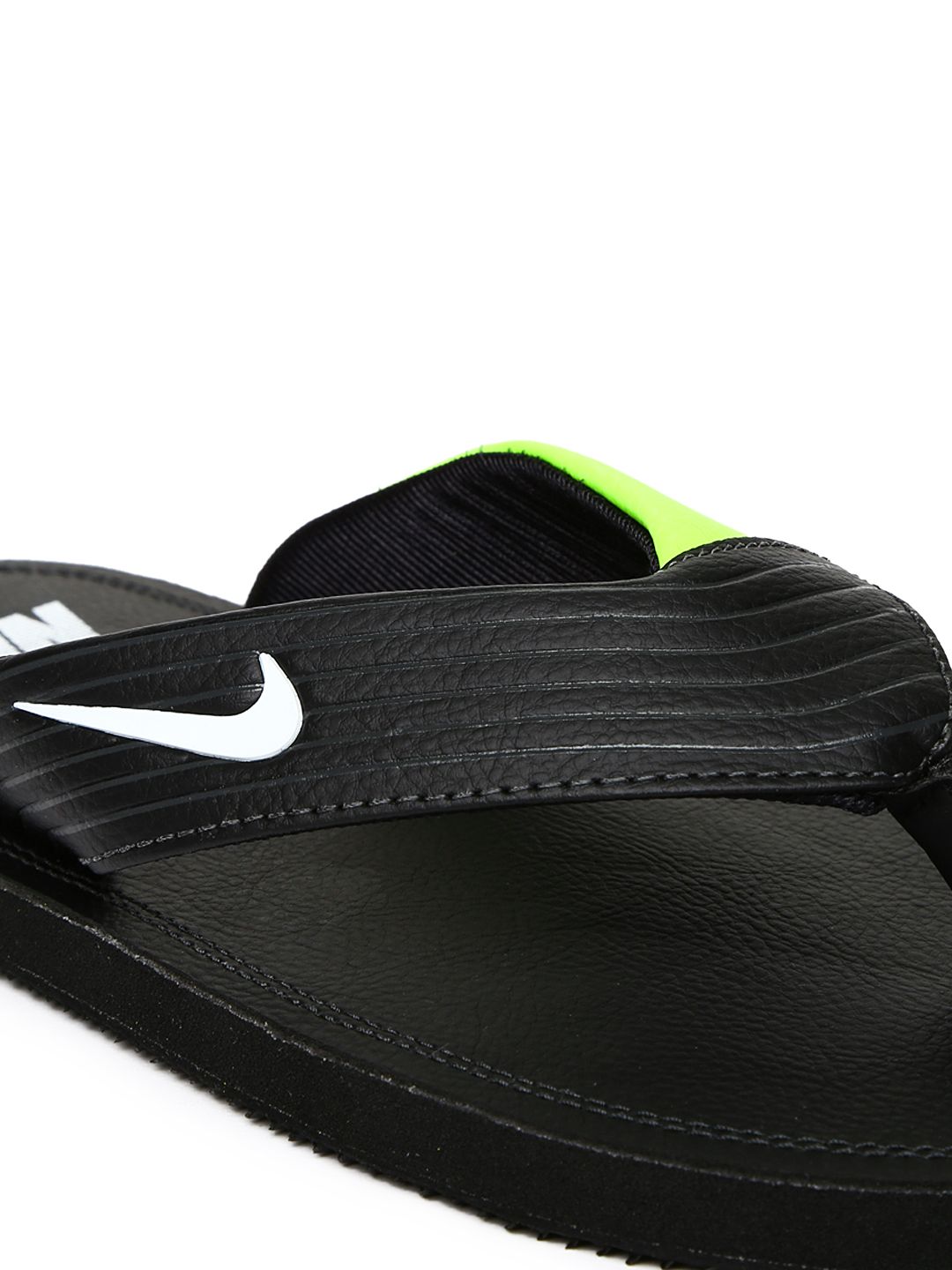 Buy Nike Men Black & Neon Green Chroma Thong III Flip-Flops  display picture 3