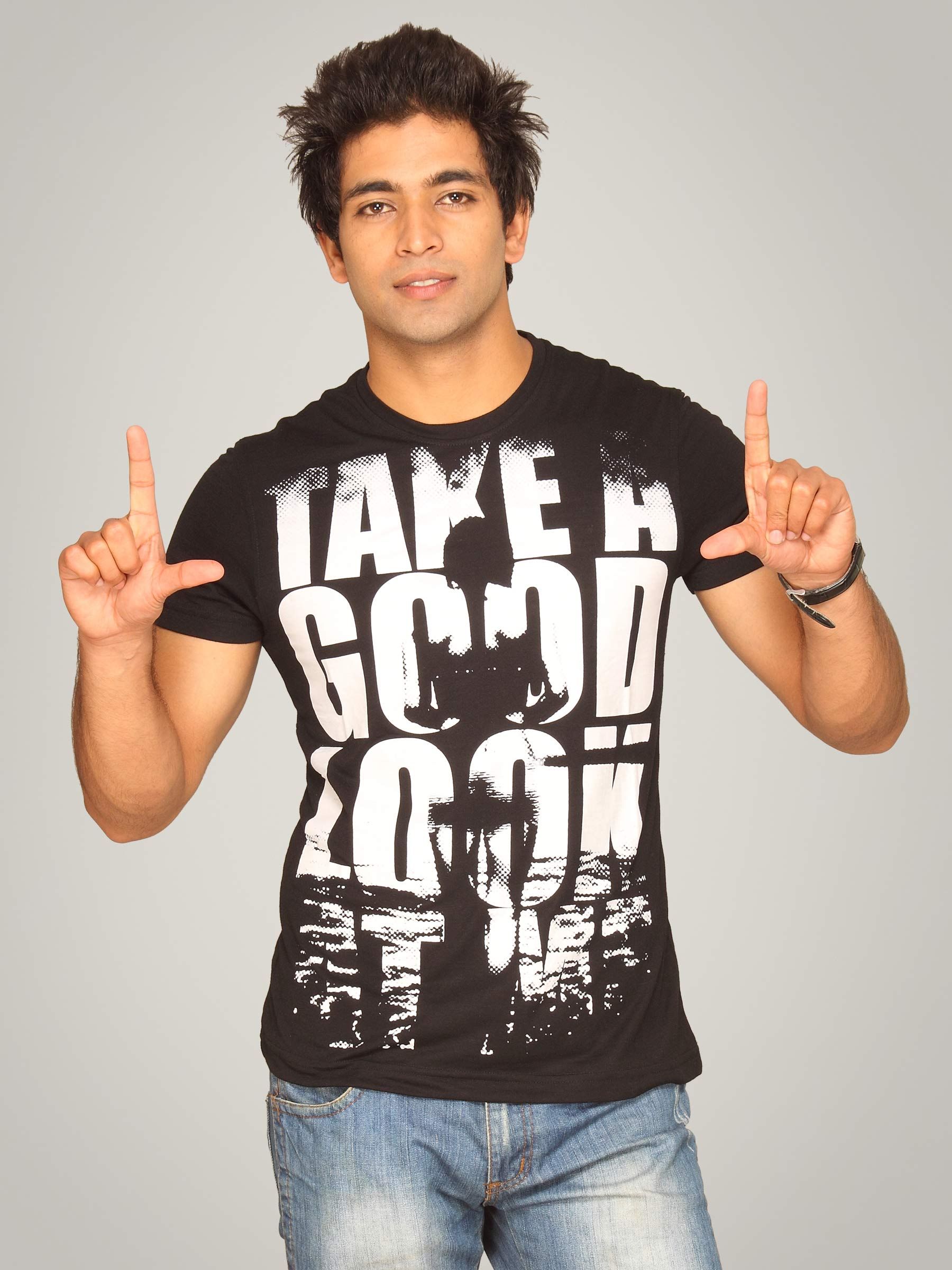 UCB Men's Roundneck Take Good Look Black T-shirt