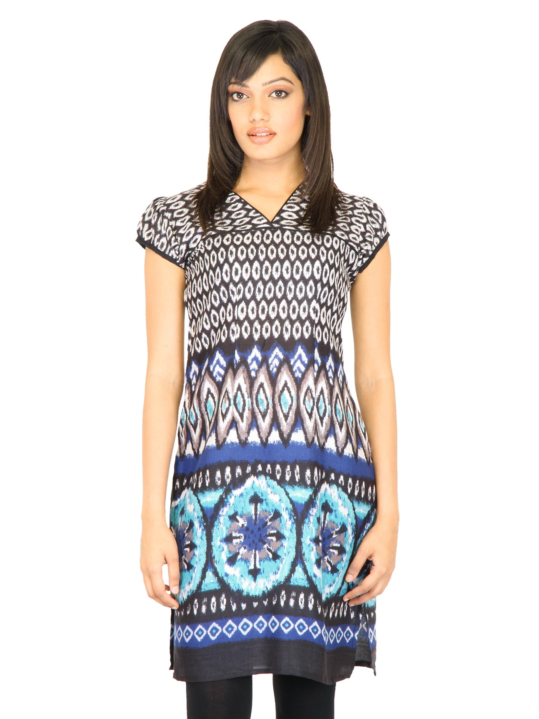 Vishudh Women Pigment Print Black Kurtas