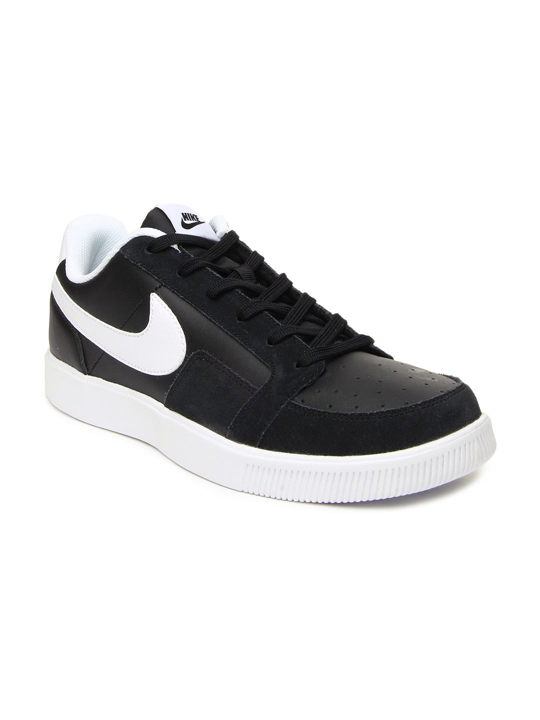 black nike shoes casual