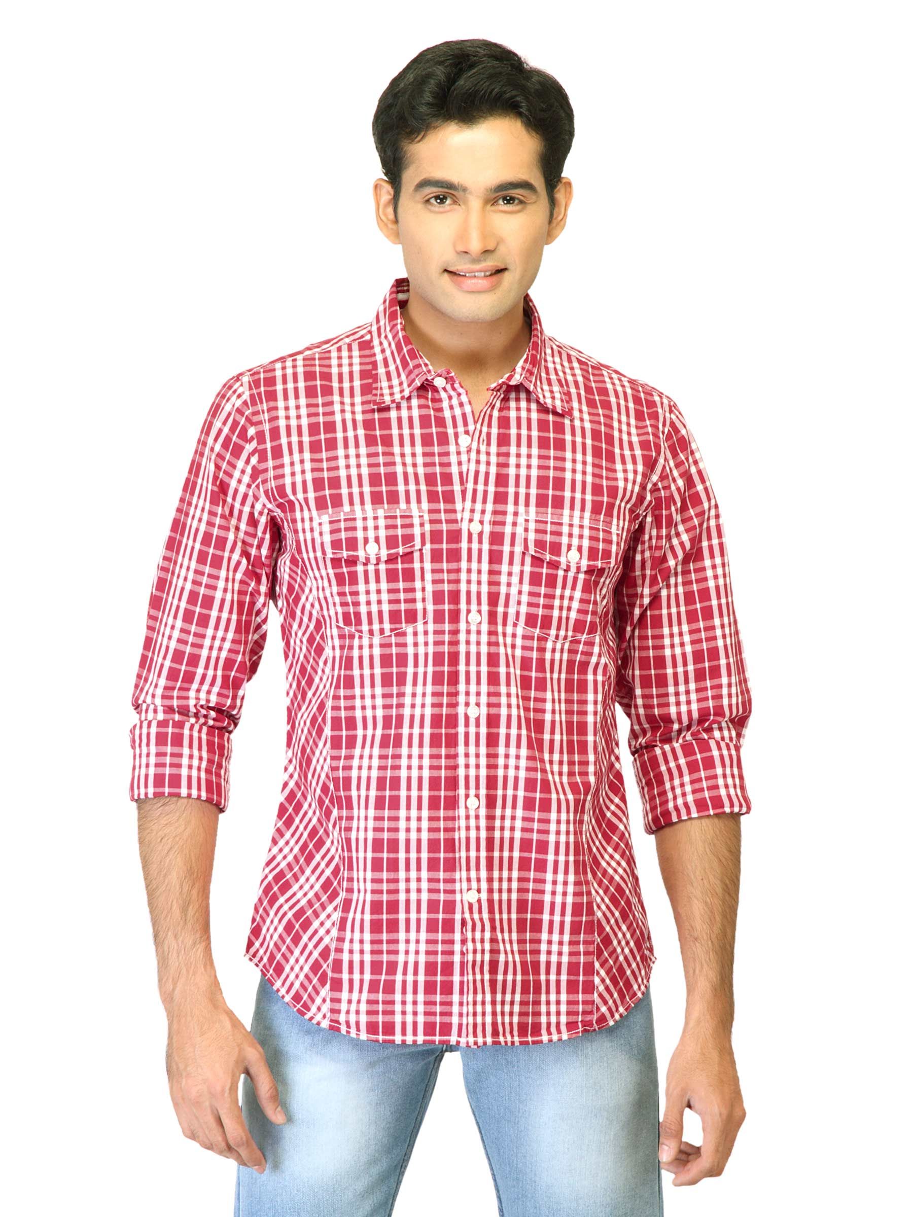 United Colors of Benetton Men Check Red Shirts