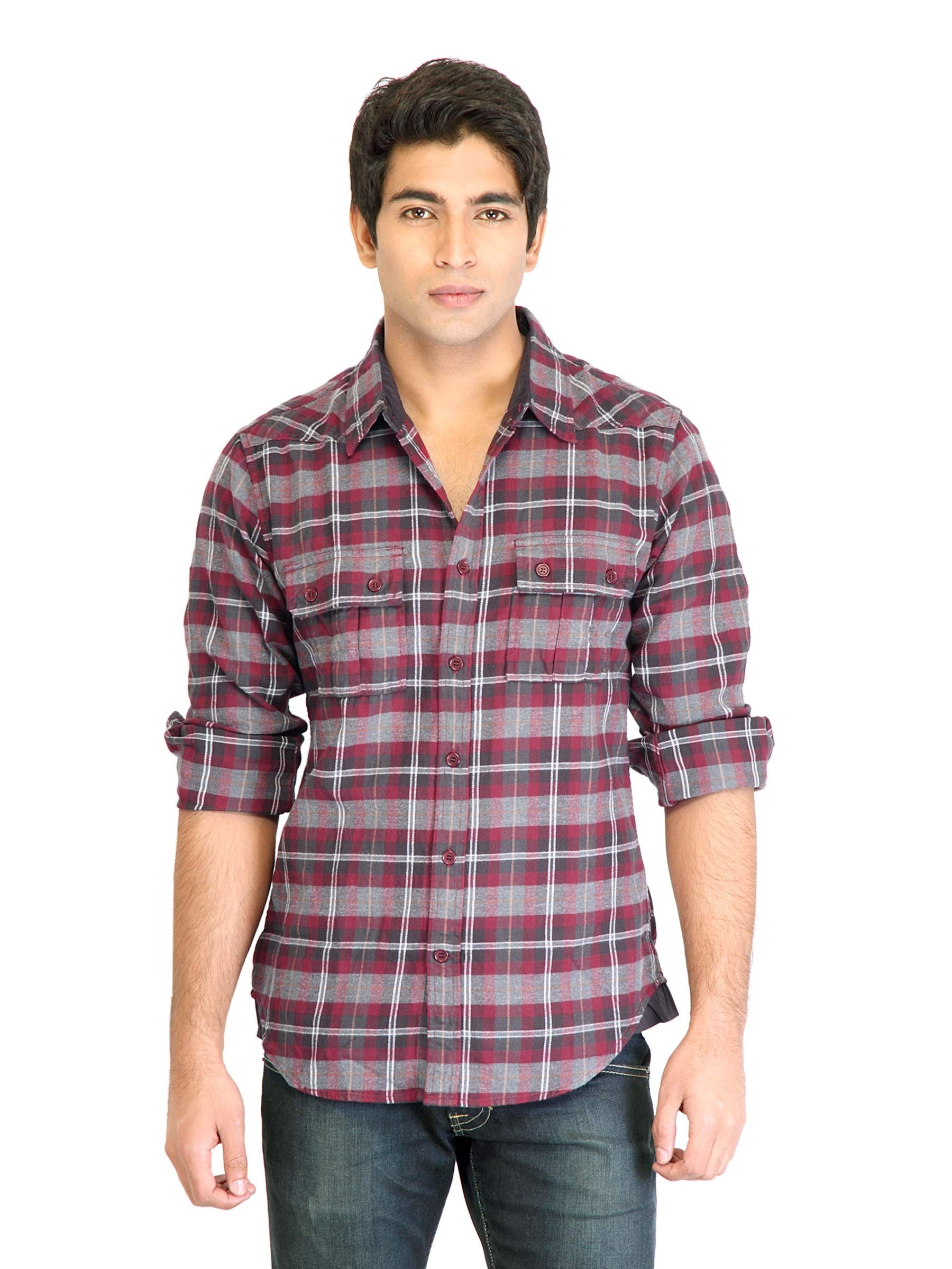 United Colors of Benetton Men Check Red Shirts