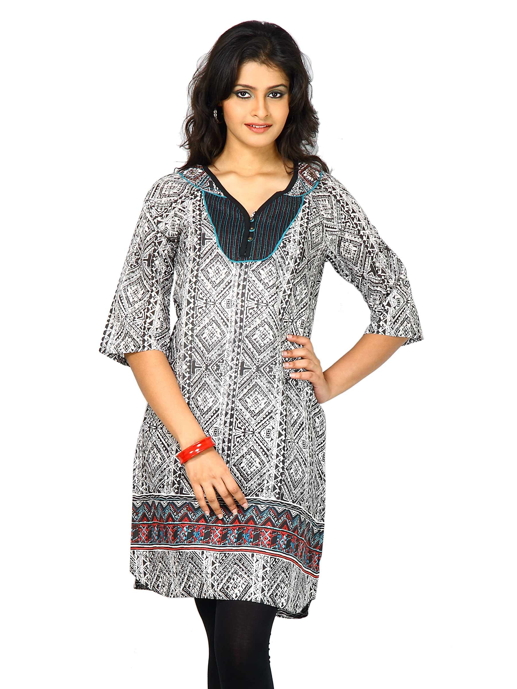 W Women V Neck Sleeve Black Kurta