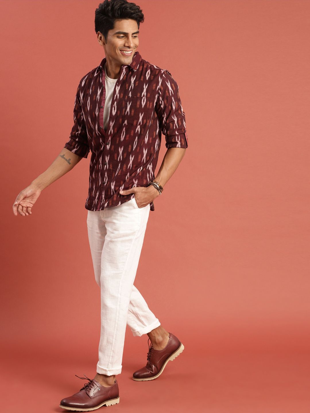 Men Maroon Classic Fit Print Full Sleeves Casual Shirt