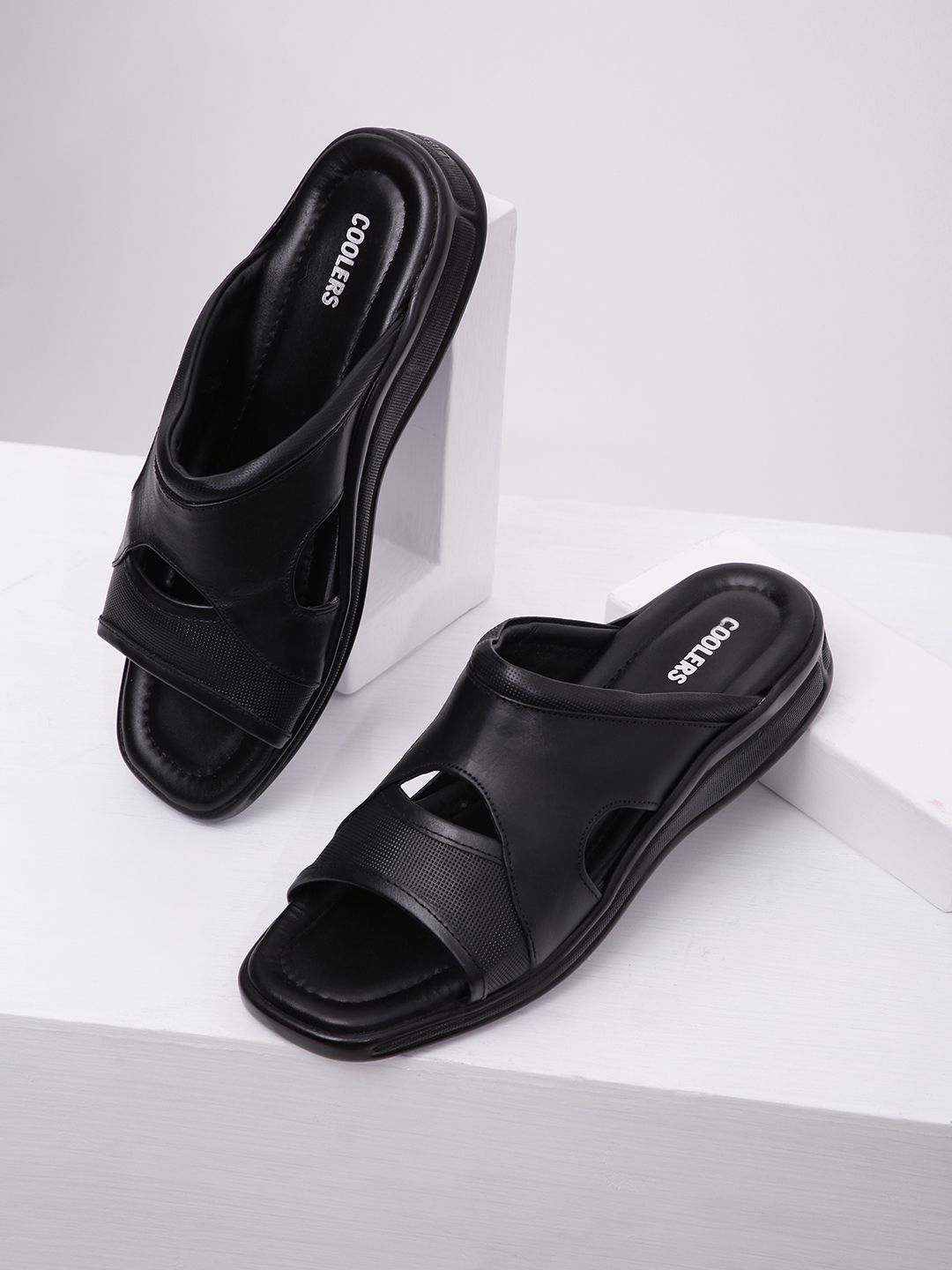 Coolers Men Black Solid Comfort Sandals-image-36