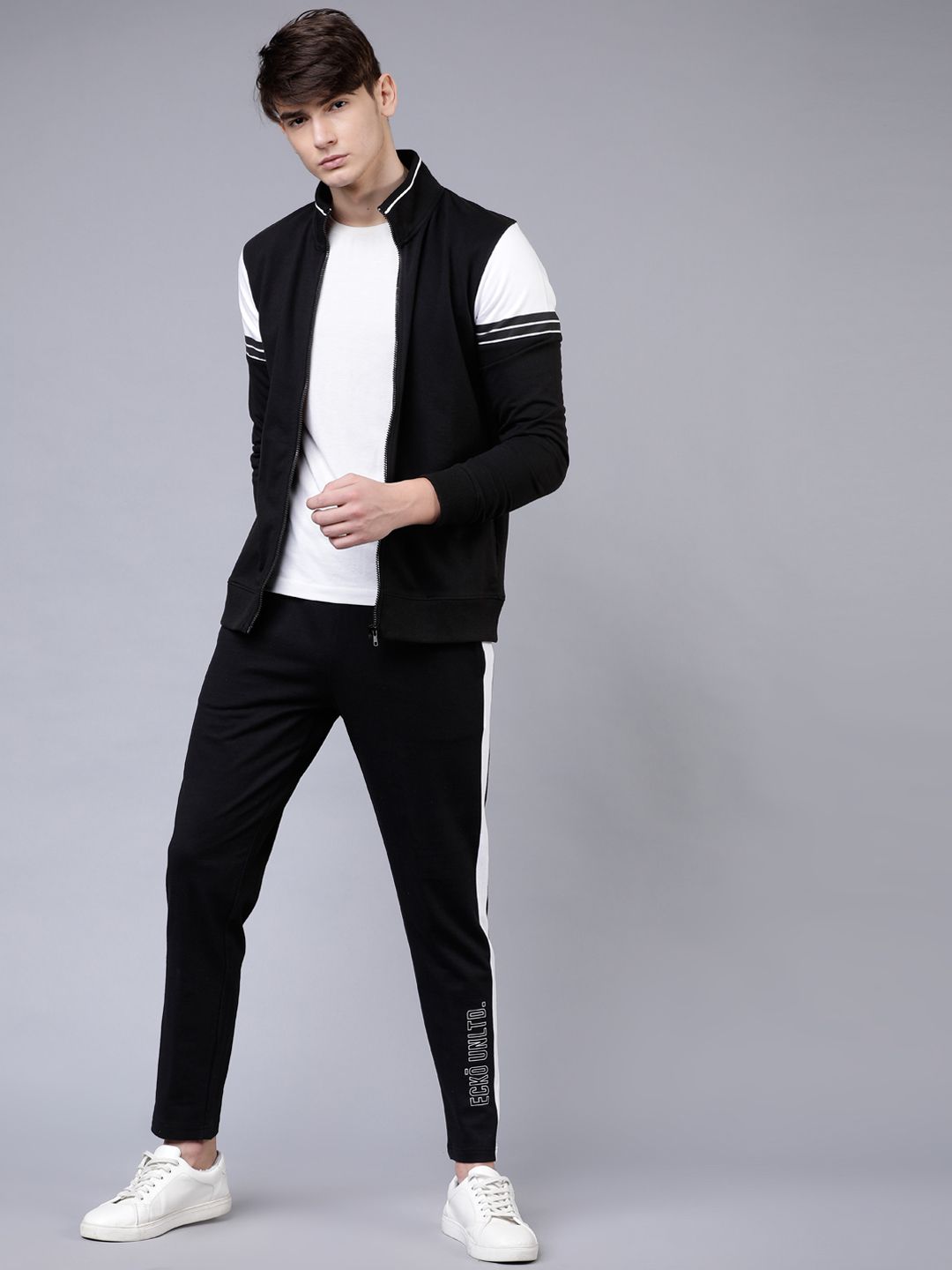 HIGHLANDER Men Black & White Colourblocked Sweatshirt-image-2