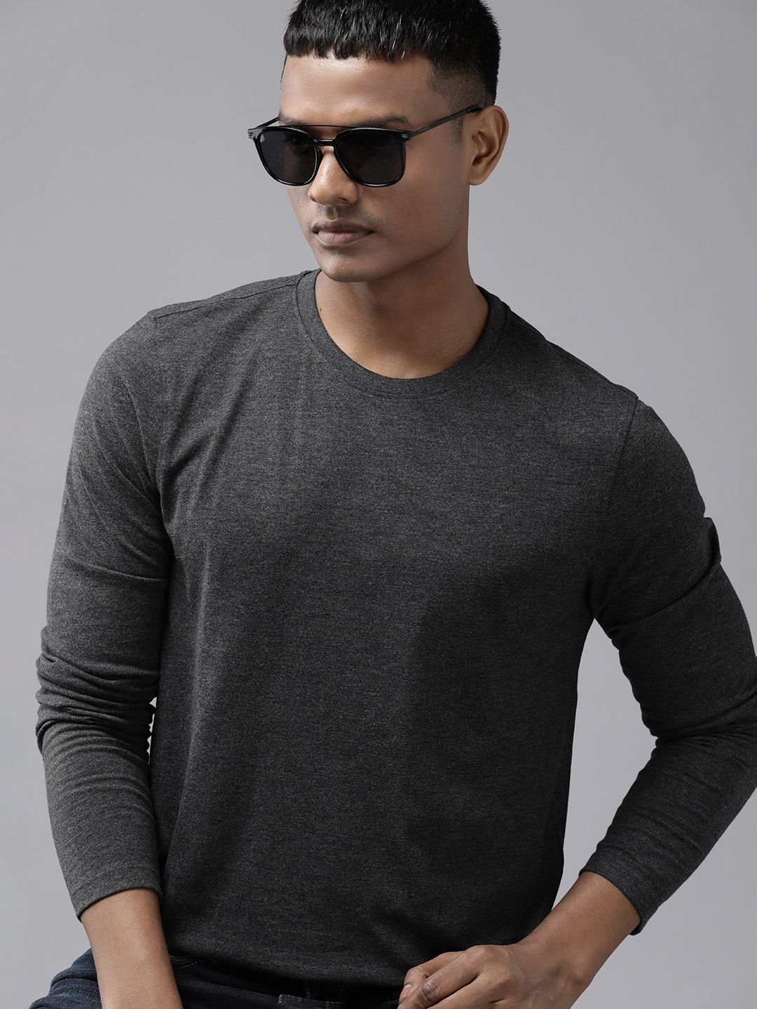 The Roadster Lifestyle Co. Men Solid T-shirt-picture-27