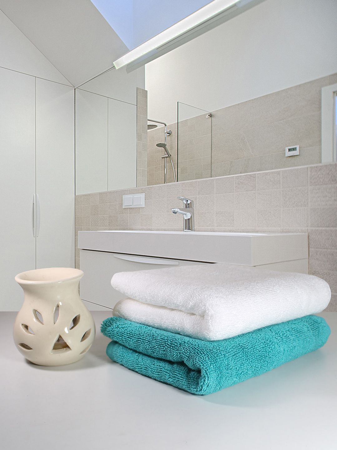 Heelium Unisex Super Soft & Quick Absorbent 600 GSM Bamboo Hand Towel-picture-14