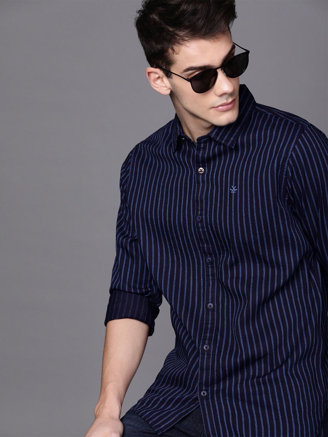 WROGN Men Navy Blue Slim Fit Striped Casual Shirt
