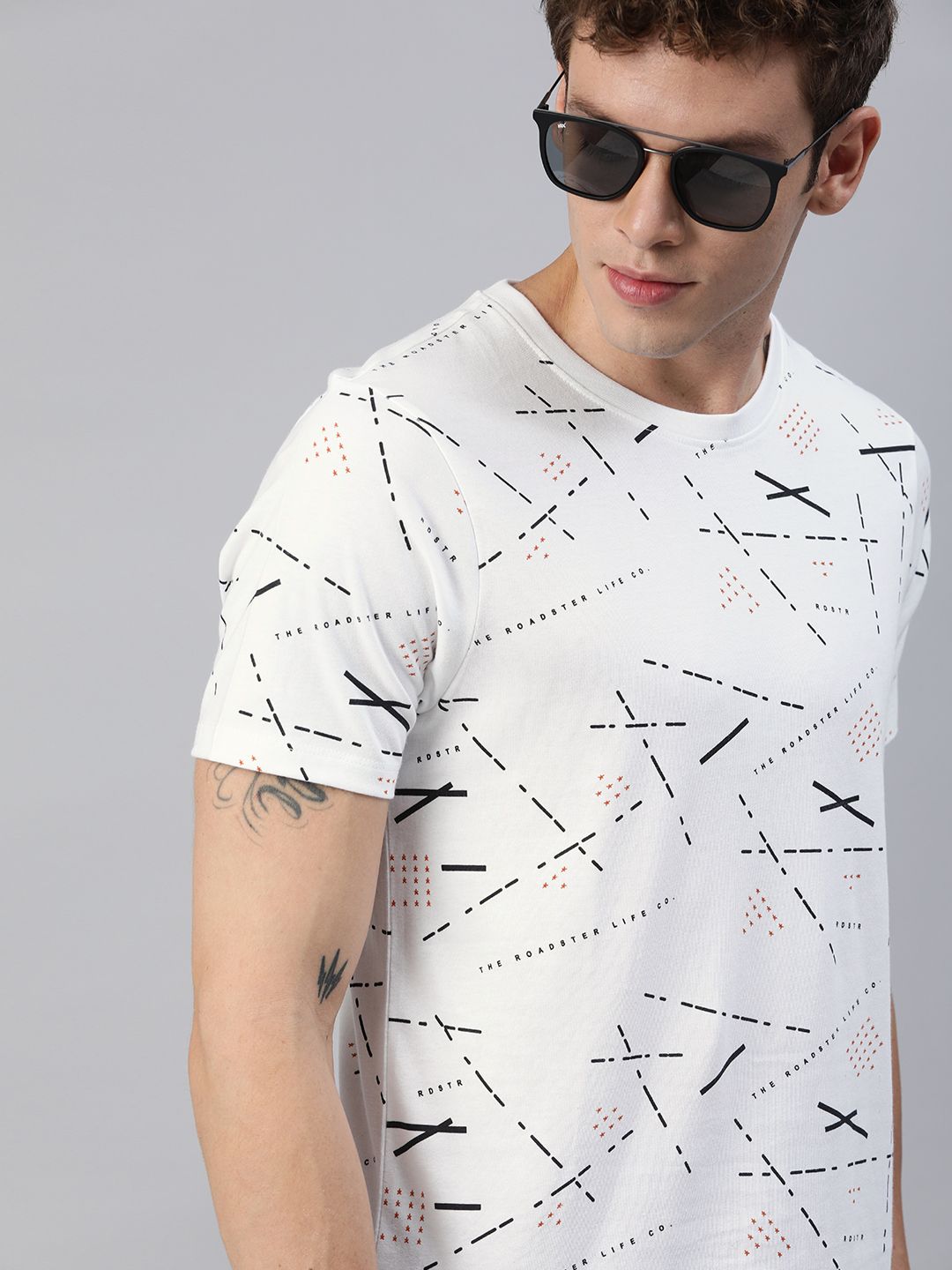 Roadster Men White Printed Round Neck Pure Cotton T-shirt