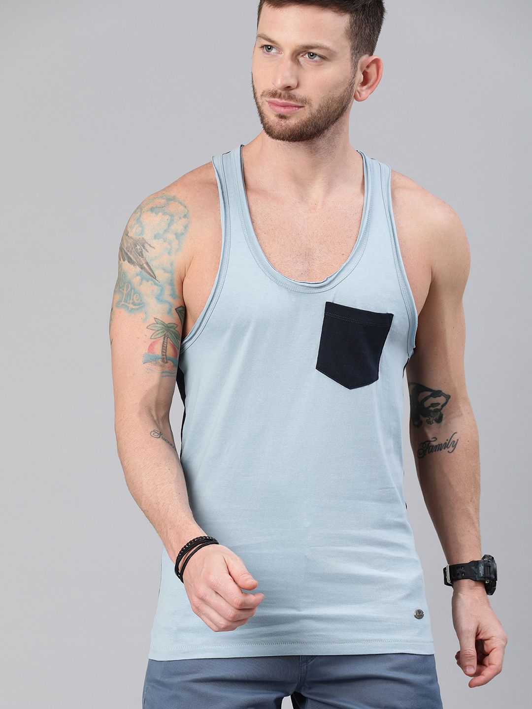 Roadster Men Blue Solid Scoop Neck T-shirt-picture-31