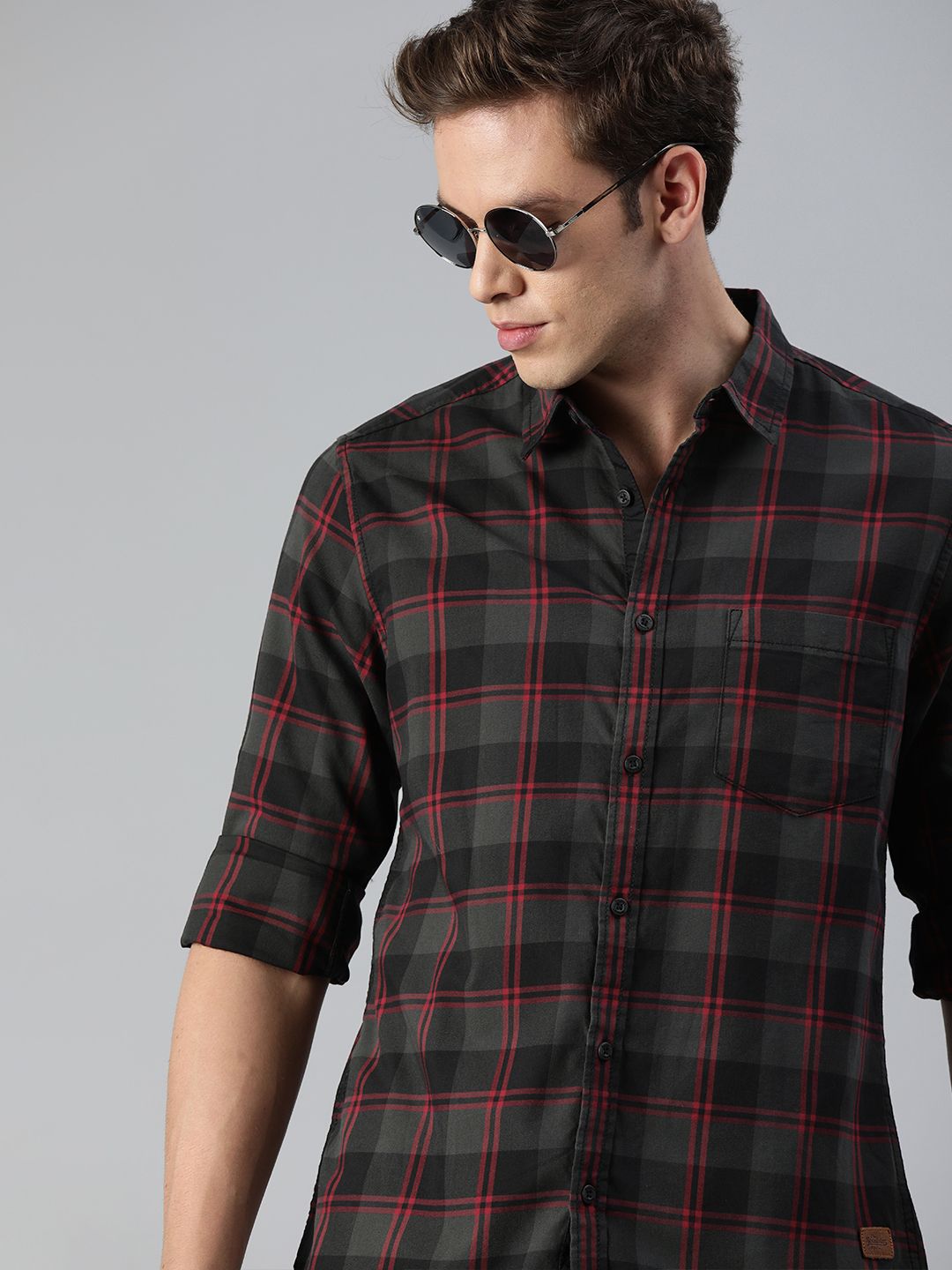 Roadster Men Charcoal Grey & Red Regular Fit Checked Casual Sustainable Shirt