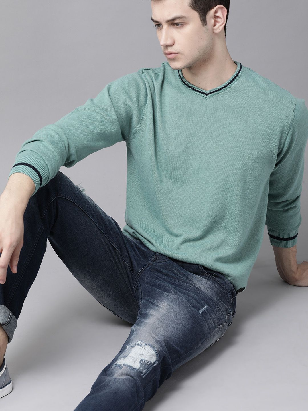 Roadster Men Green Solid Pullover-picture-36
