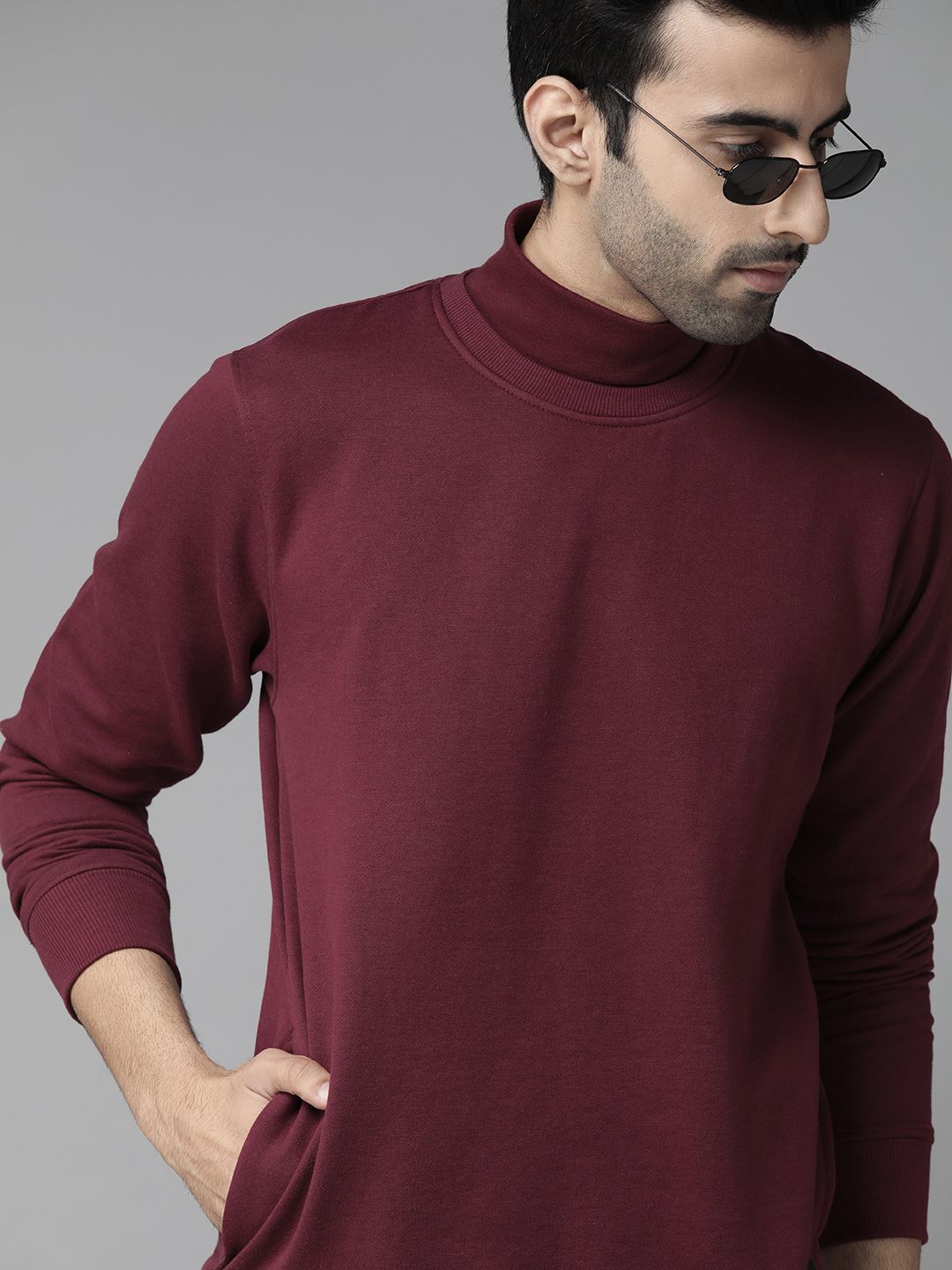 Roadster Men Burgundy Solid Sweatshirt-picture-30
