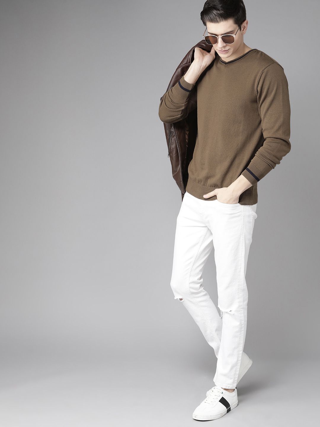 Roadster Men Olive Brown Solid Pullover Sweater-picture-16