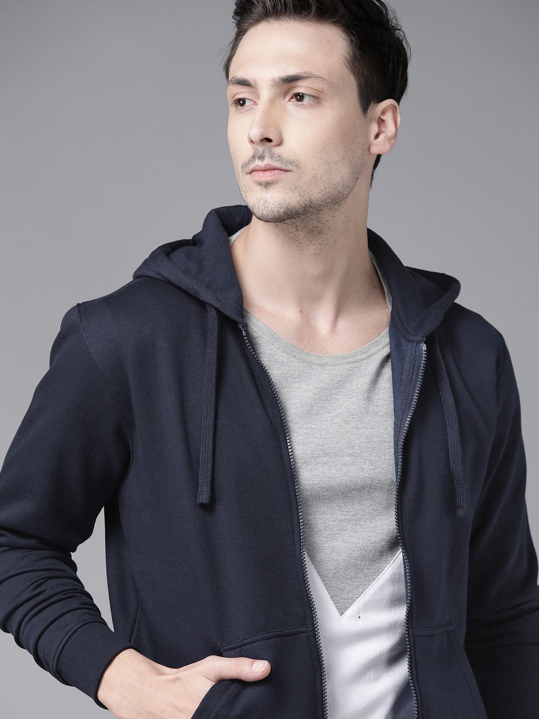 Roadster Men Grey Melange Solid Hooded Sweatshirt