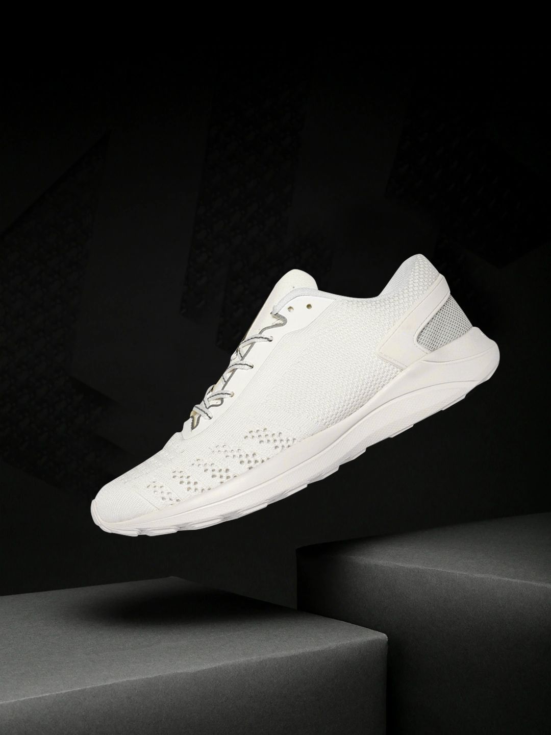 Hrx by hrithik sale roshan white running shoes