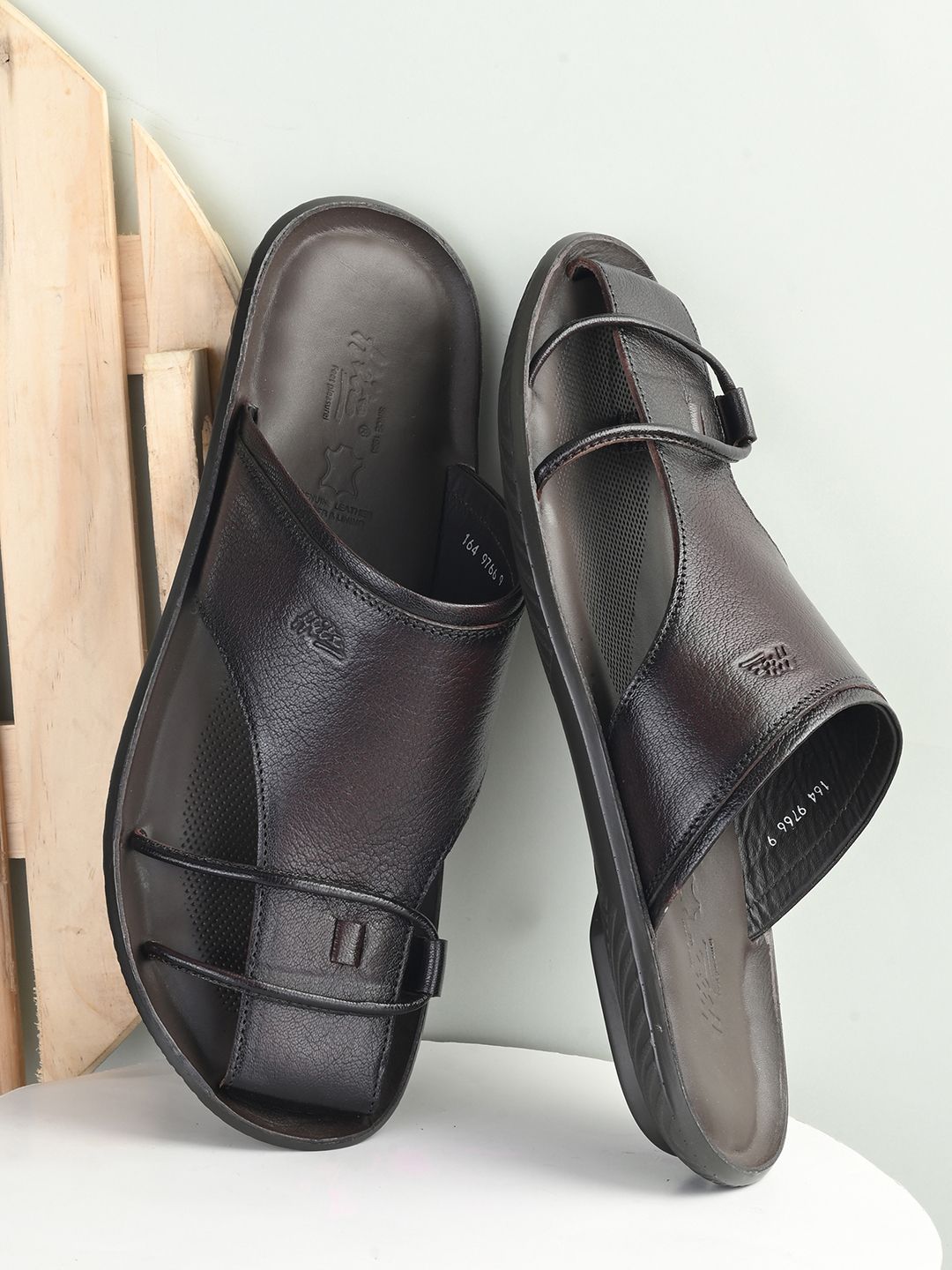 Hitz Men Brown Sandals-image-0