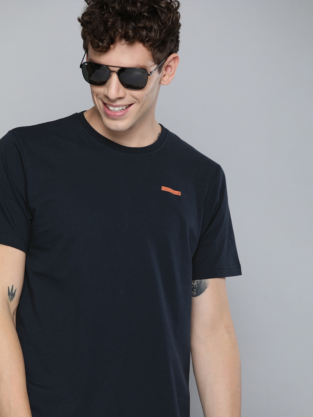 HERE&NOW Men Navy Blue Solid Round Neck T-shirt