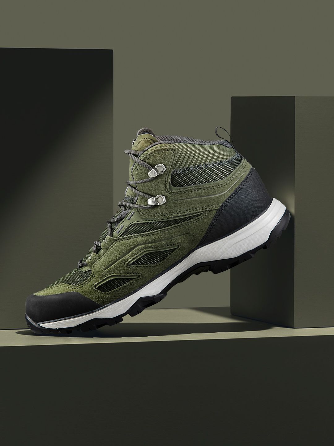 Quechua By Decathlon Men Green Waterproof Mid-Top Hiking Shoes-image-49