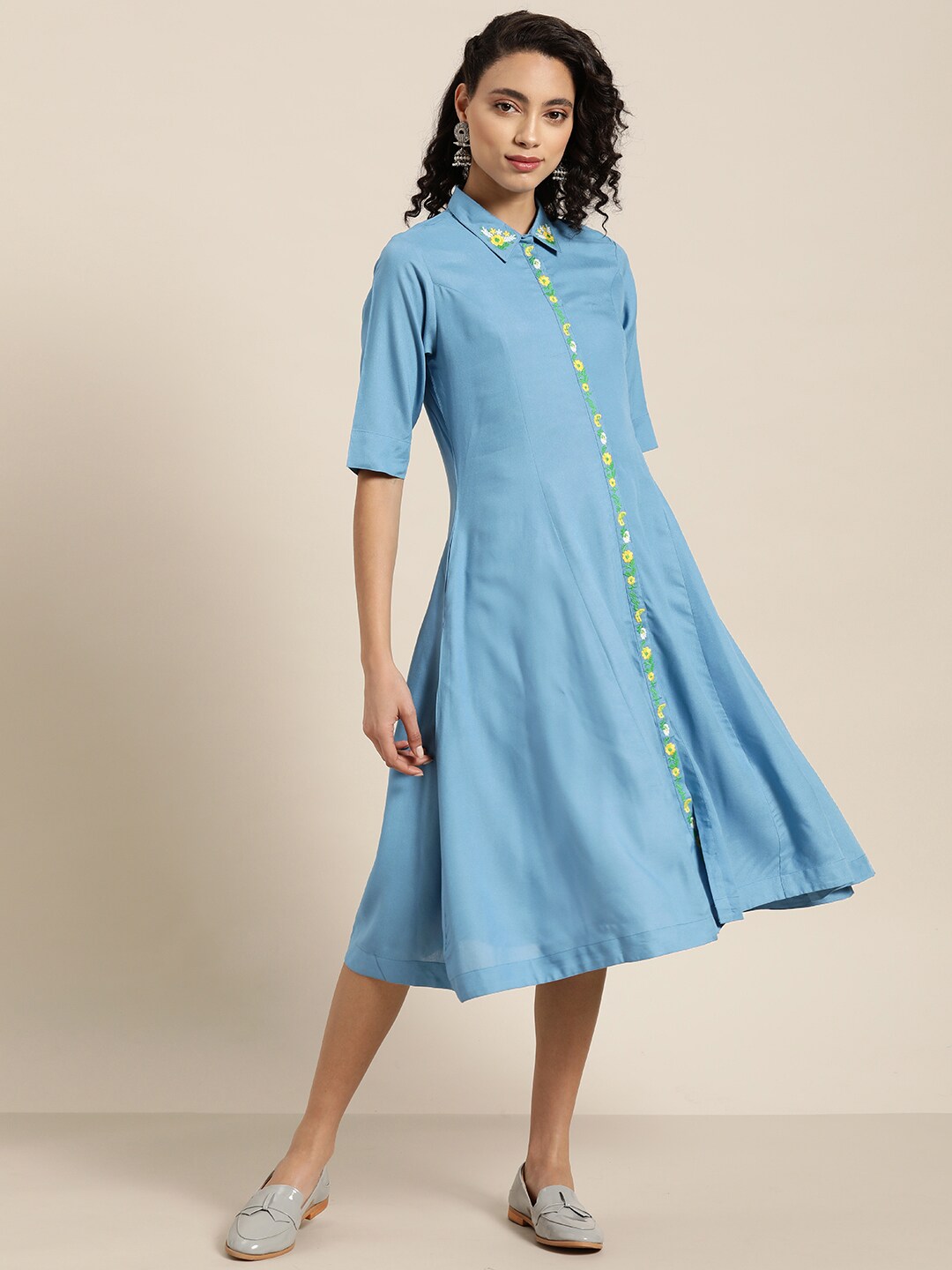 Sangria Women Blue Embroidered Detail Shirt Dress