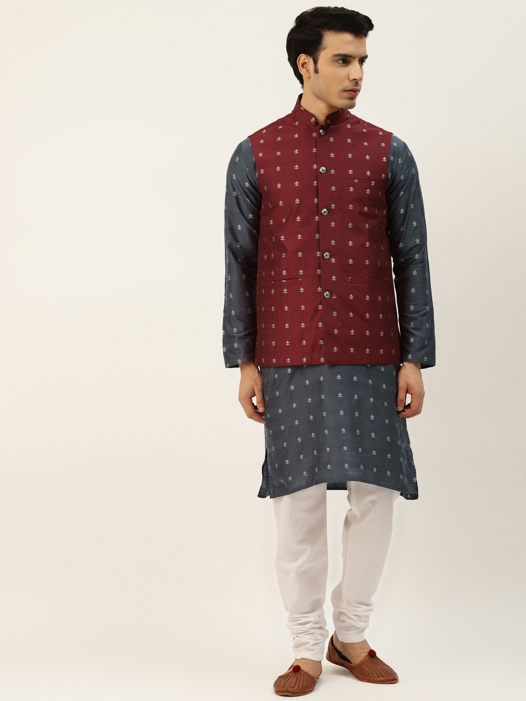 SOJANYA Men Navy Blue Ethnic Motifs Kurta with Churidar & Nehru Jacket-picture-20