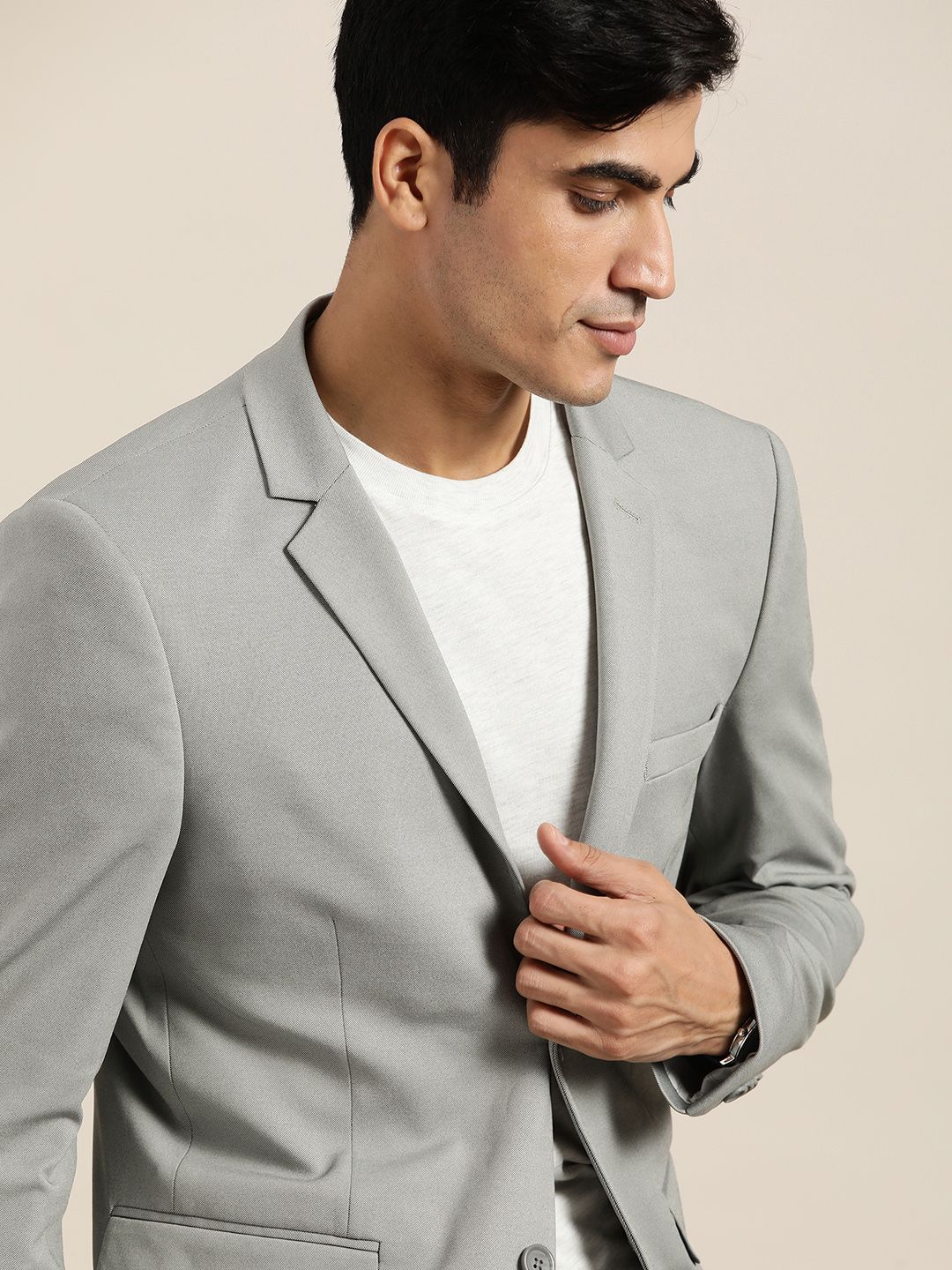 INVICTUS Men Grey Slim Fit Solid Single Breasted Casual Blazer Price History