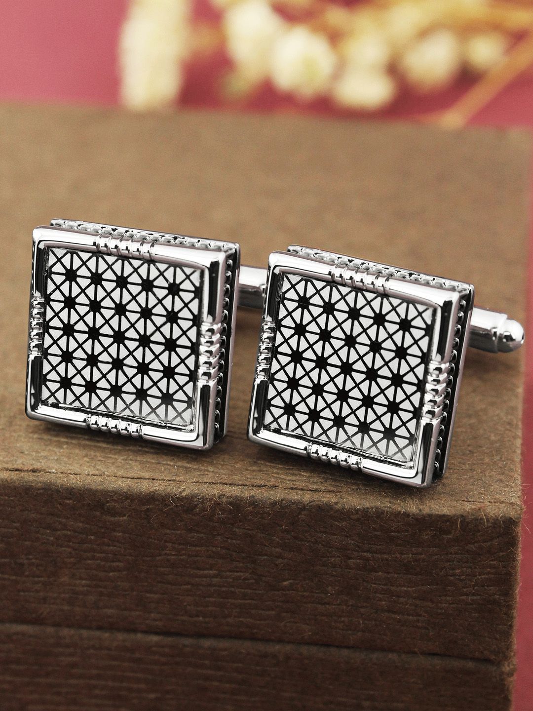 PELUCHE Men Silver-Toned & Grey Cufflink-picture-34