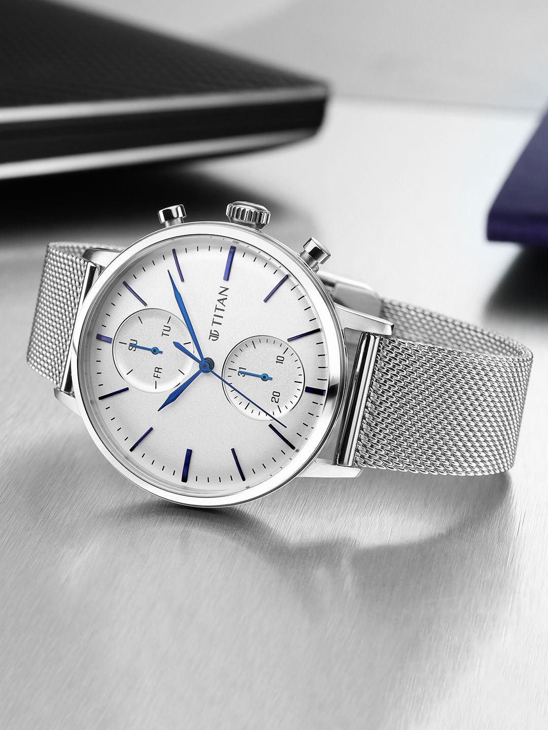 Titan Men White Printed Dial & Steel Toned Stainless Steel Bracelet Style Straps Analogue Watch-image-7