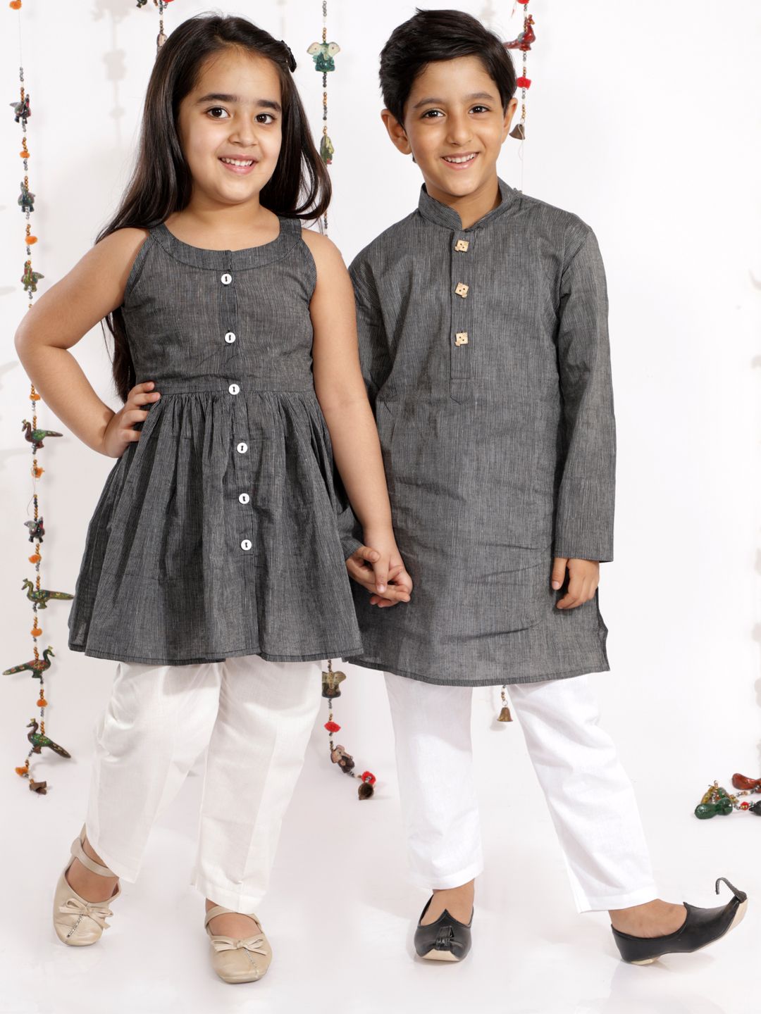 VASTRAMAY Boys Black Pure Cotton Handloom Kurta with Pyjamas-picture-31