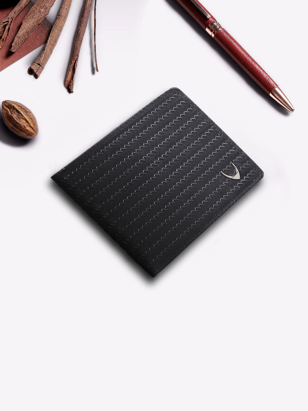 Hidesign Men Black Textured Leather Two Fold Wallet-picture-16