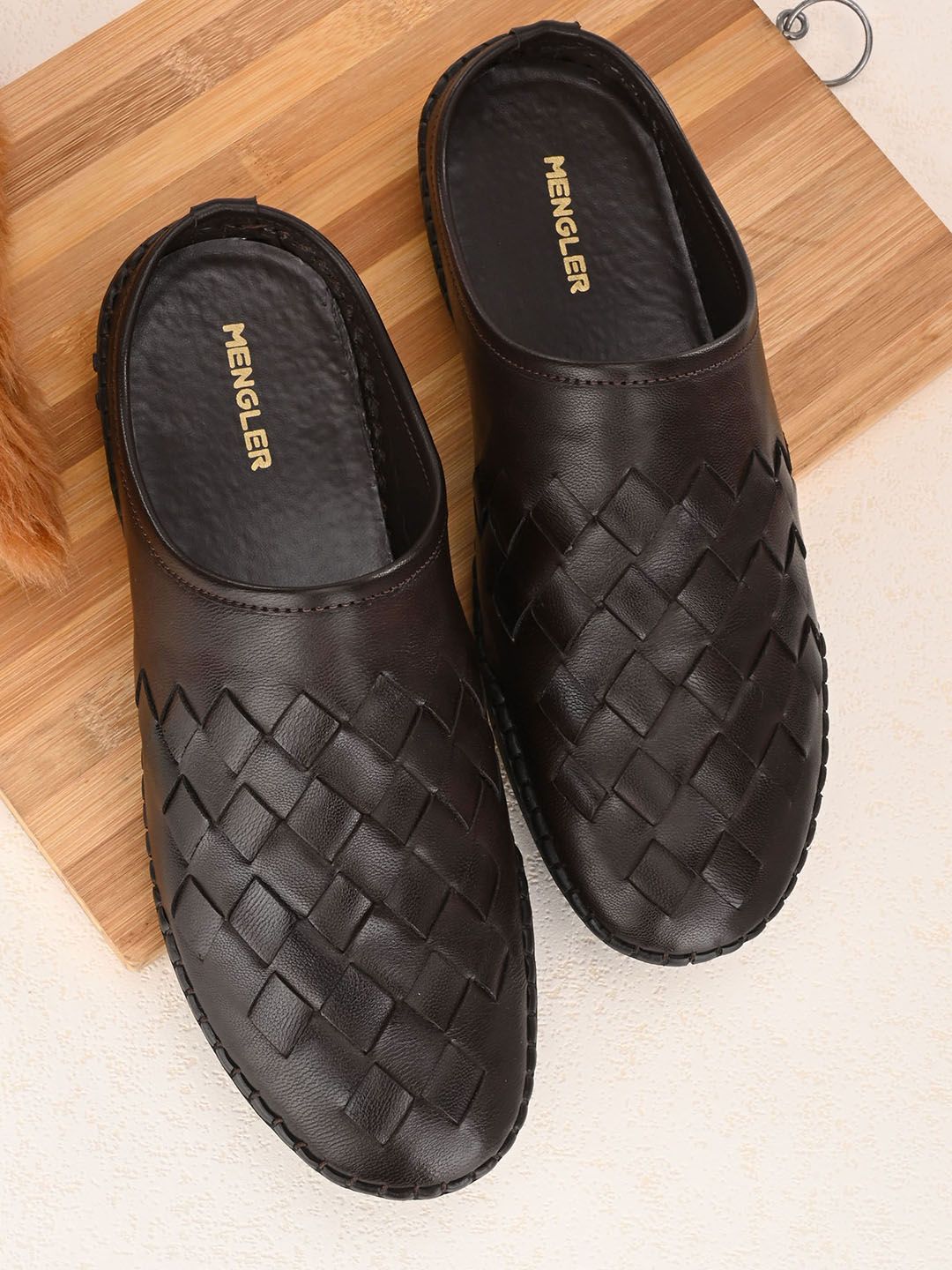 Mengler store flip flops