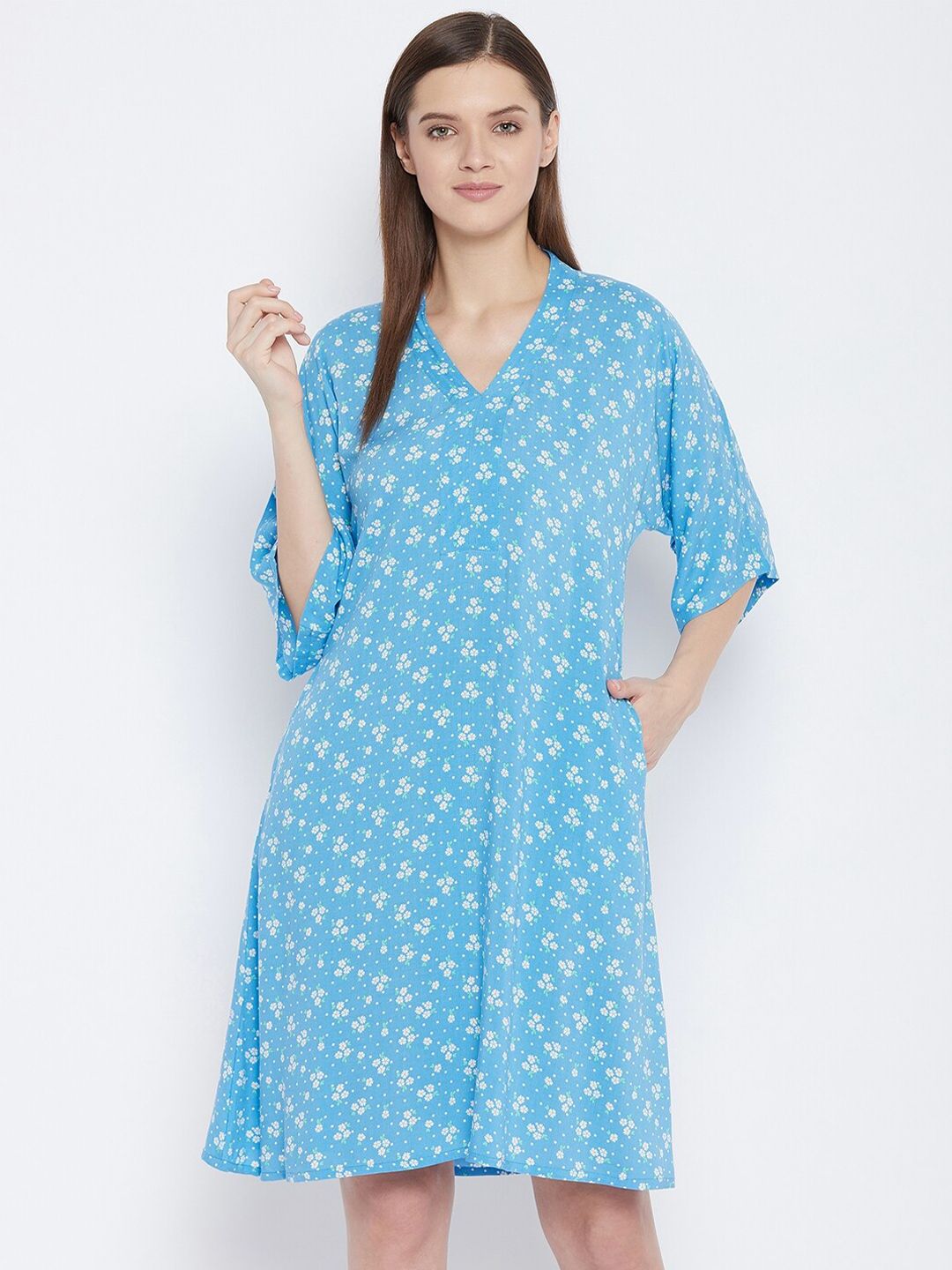 Hypernation Blue & White Printed Nightdress-image-0