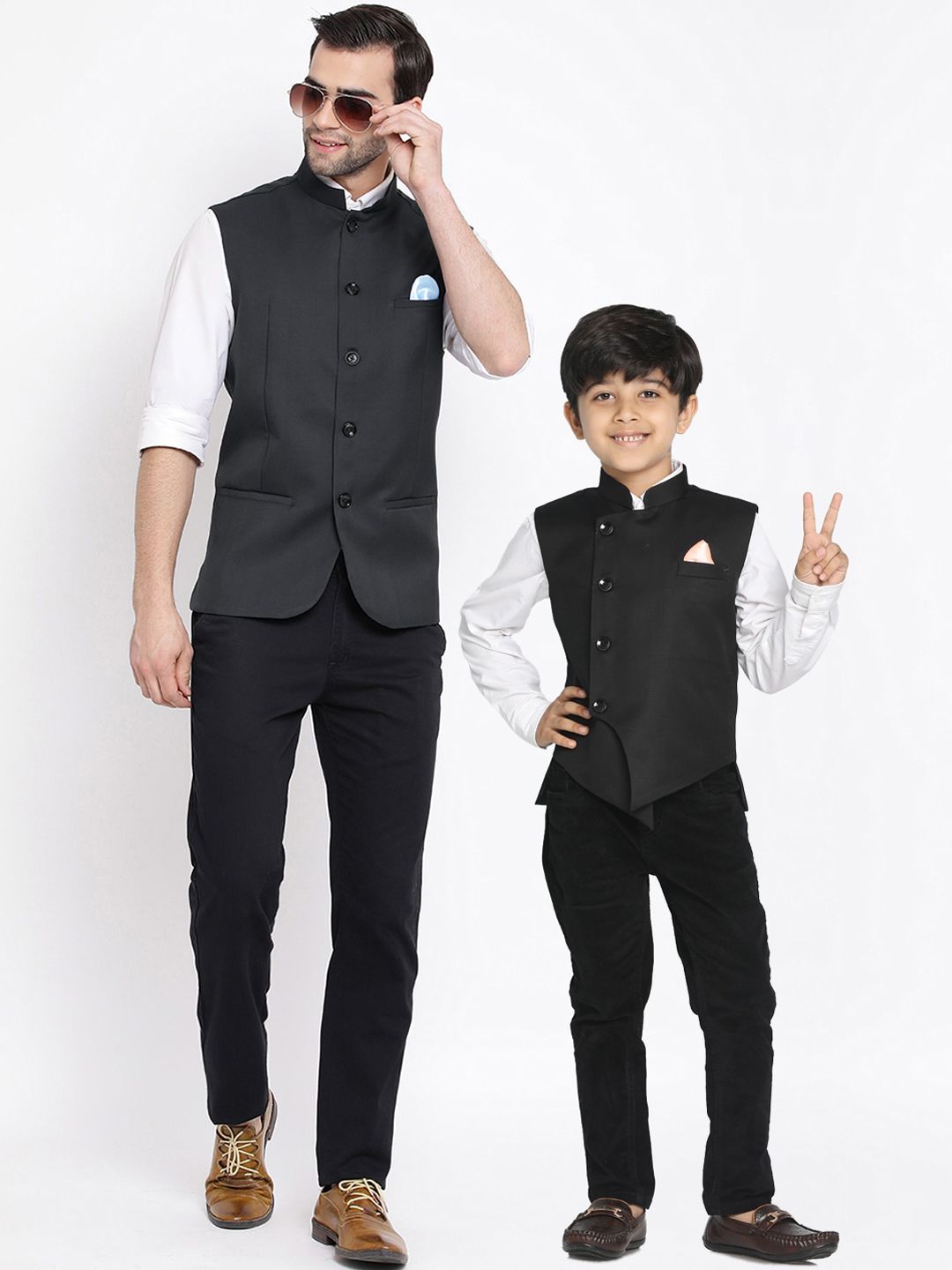 VASTRAMAY Boys Black Solid Woven Nehru Jacket-image-32