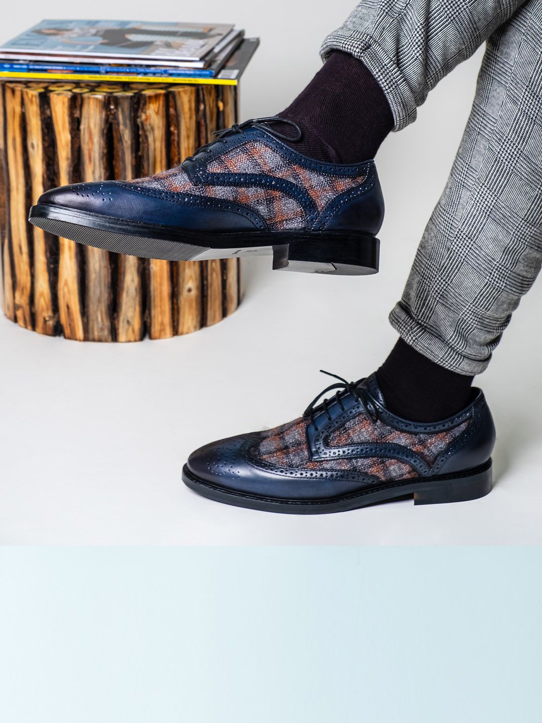 Saint G Men Navy Blue & Grey Textured Leather Formal Brogues-picture-52