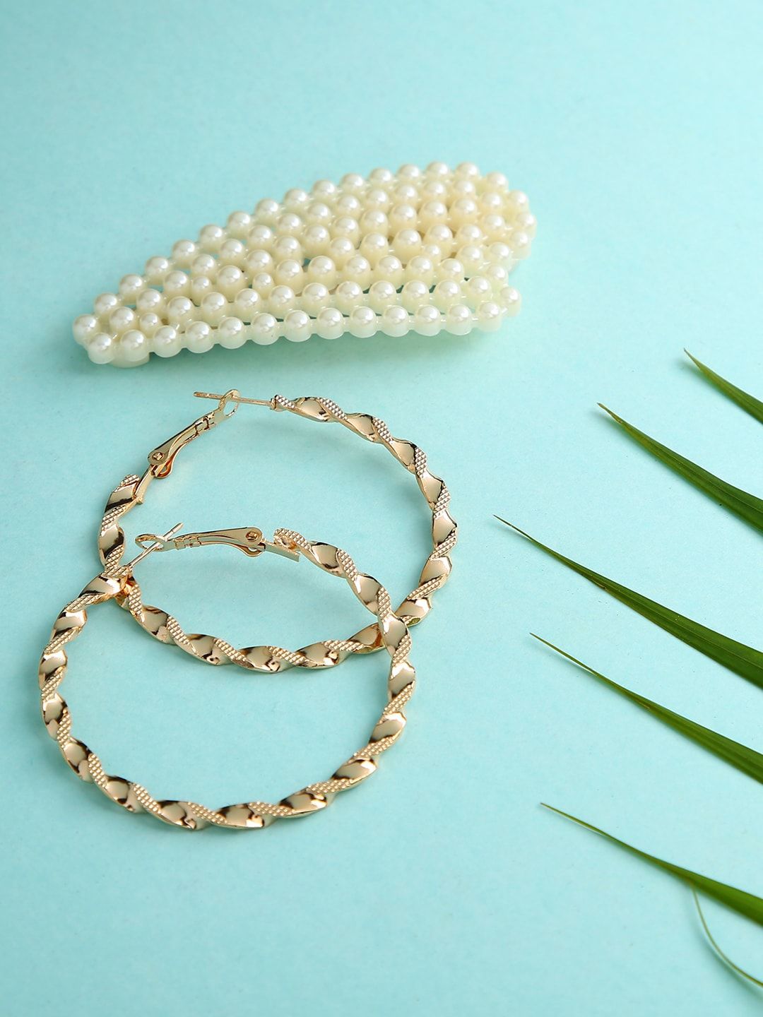 dressberry justpeachy Gold-Toned Contemporary Hoop Earrings-picture-13