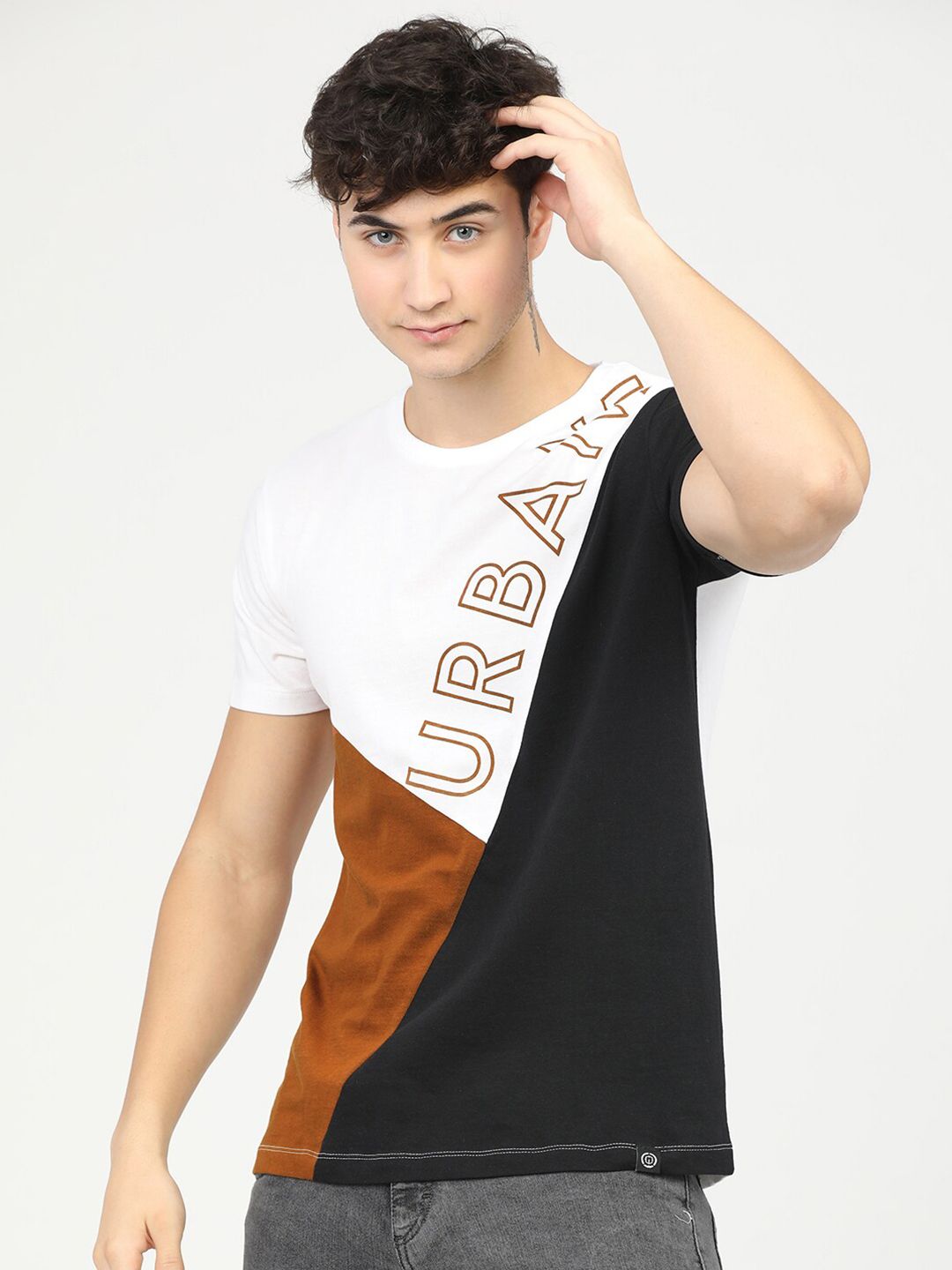 LOCOMOTIVE Men Colourblocked Slim Fit T-shirt-picture-11
