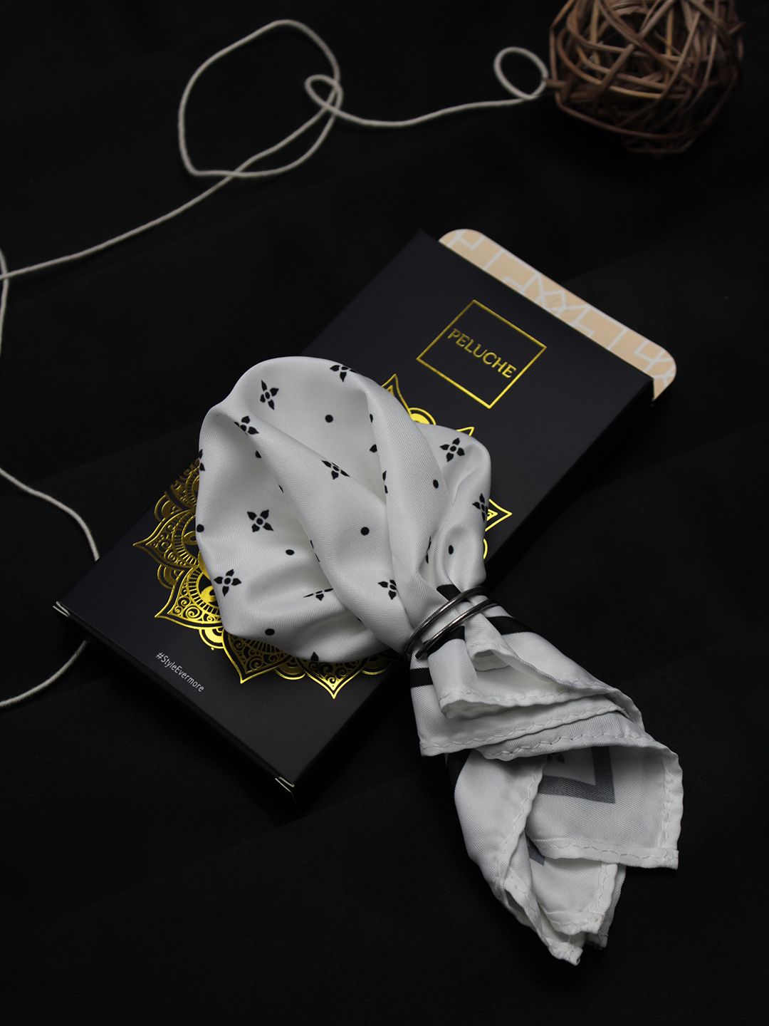 Peluche Men White & Black Printed Pocket Square-picture-15