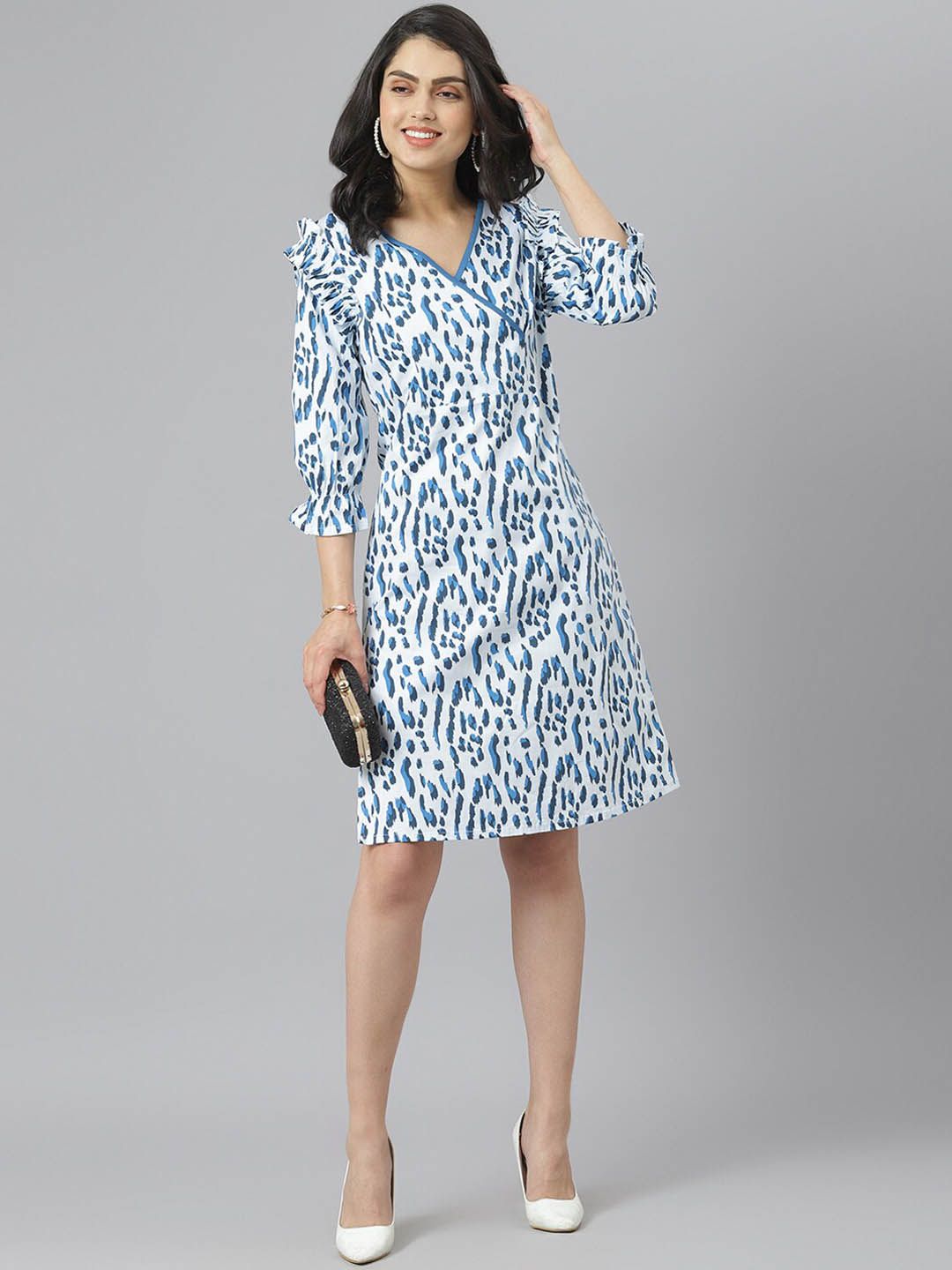 am ma Women White & Blue Printed Cotton Wrap Dress