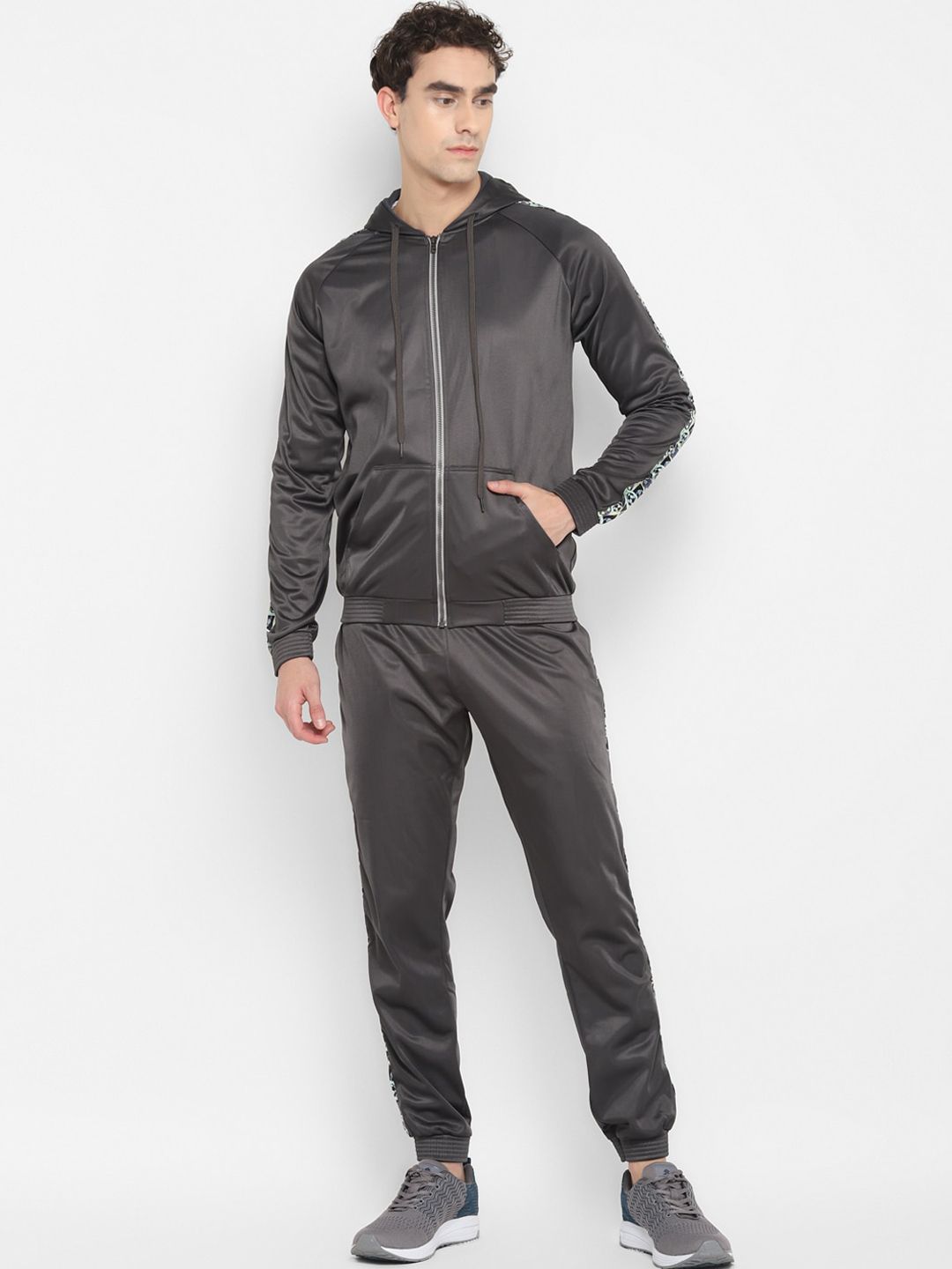 Yuuki Men Grey Solid Tracksuit-picture-38