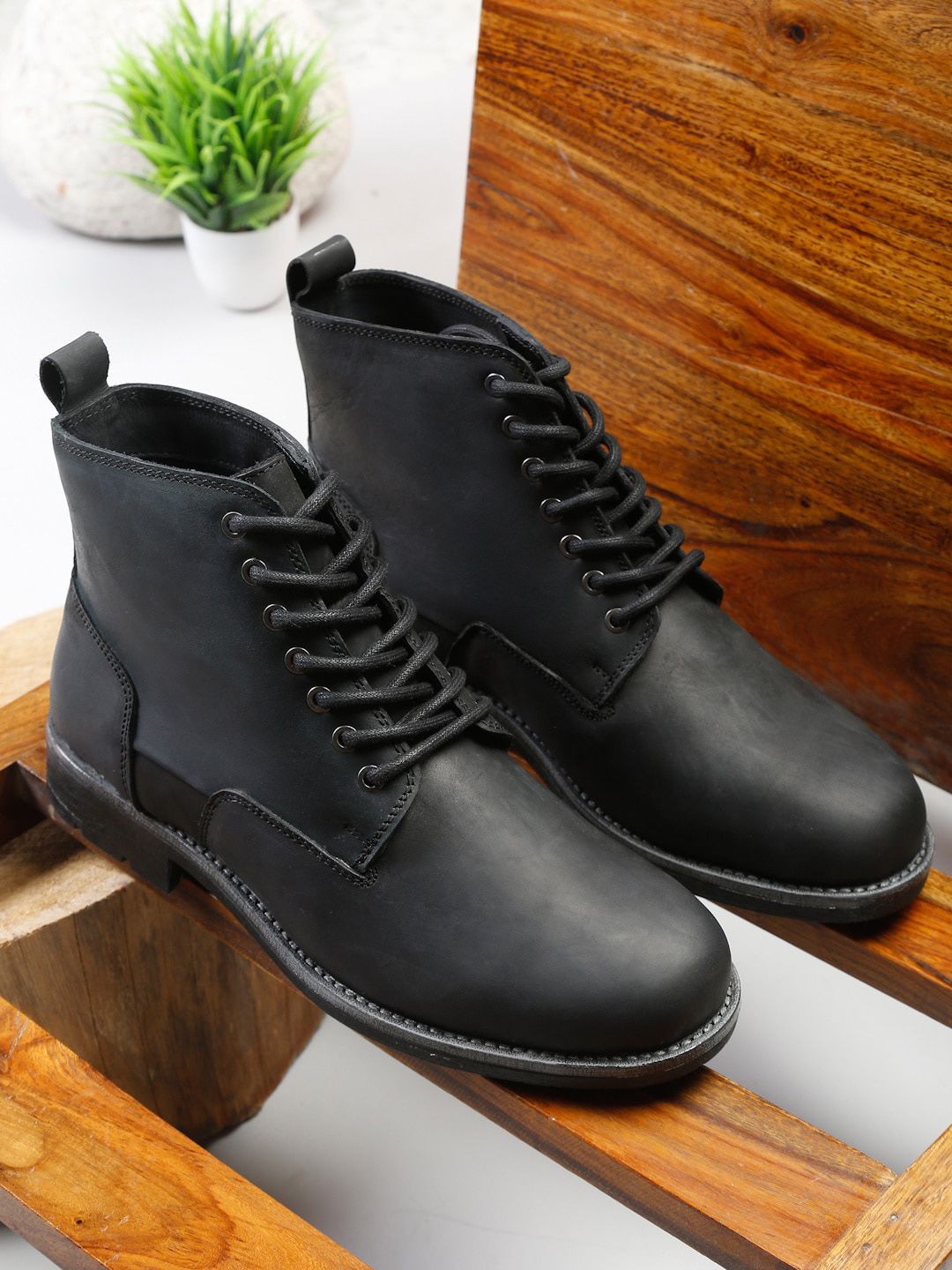 Teakwood Leathers Men Black Solid Mid Top Lace-up Boots-picture-28