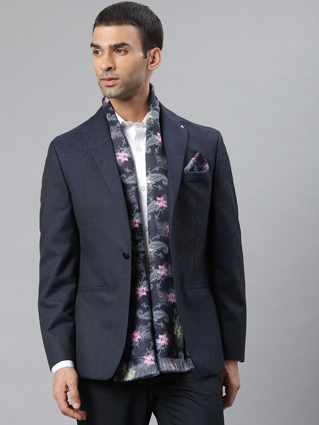 Tossido Men Black & Blue Printed Stole & Pocket Square Set-image-16