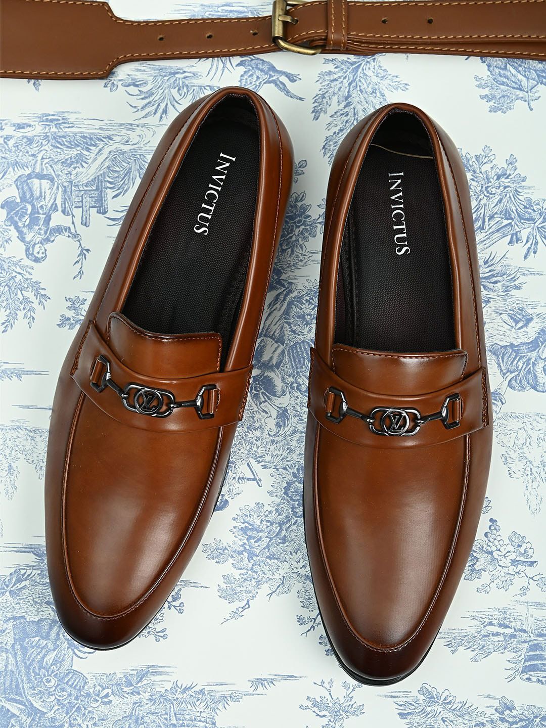 INVICTUS Men Tan Solid Loafers-image-5
