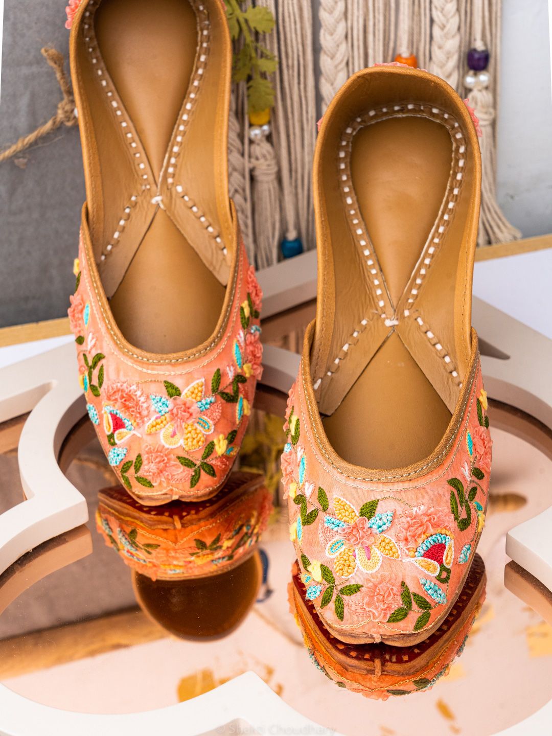 NR By Nidhi Rathi Women Rose Gold Embellished Leather Ethnic Mojaris Flats-picture-20