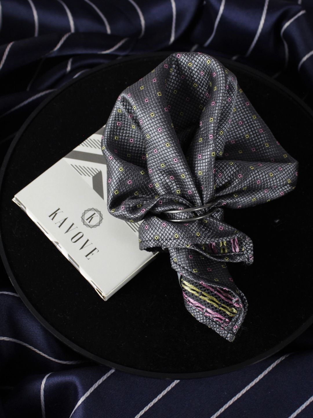 KOVOVE Men Grey Checkered Pocket Square-image-23