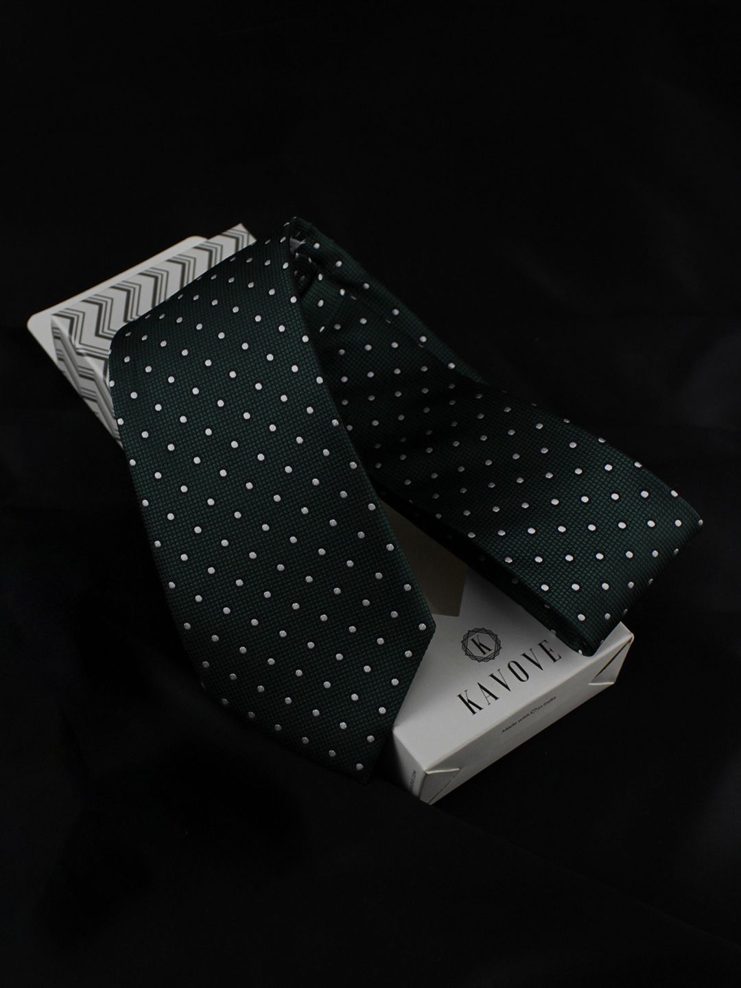 kavove KOVOVE Men Green & White Printed Broad Tie-picture-18