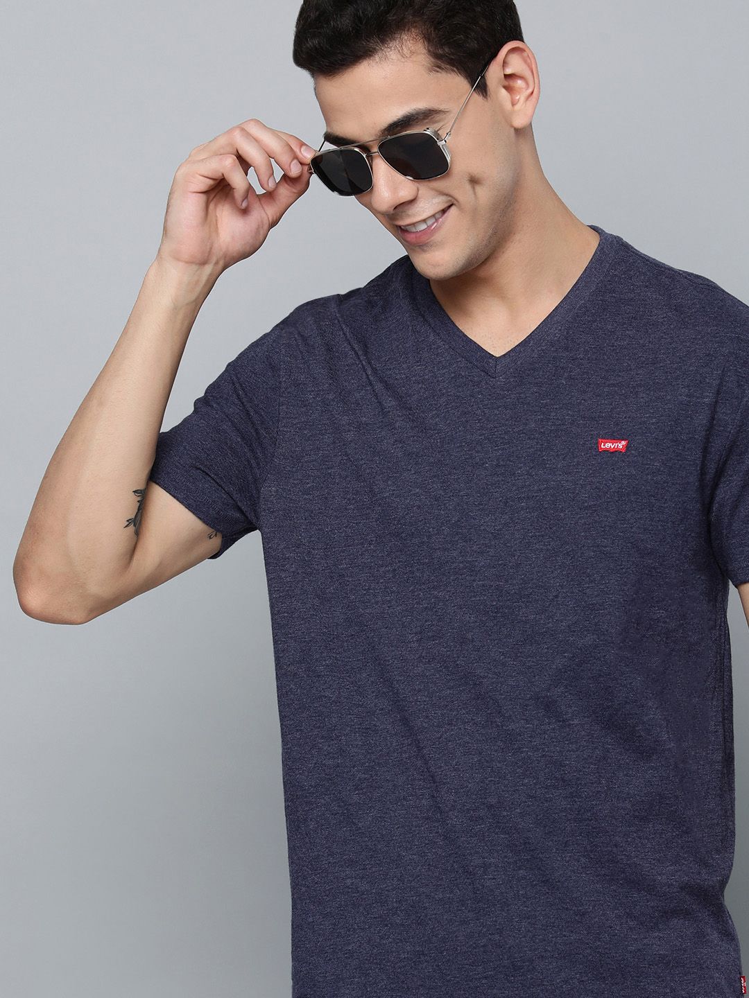 Levis Men Navy Blue Melange Effect V-Neck T-shirt