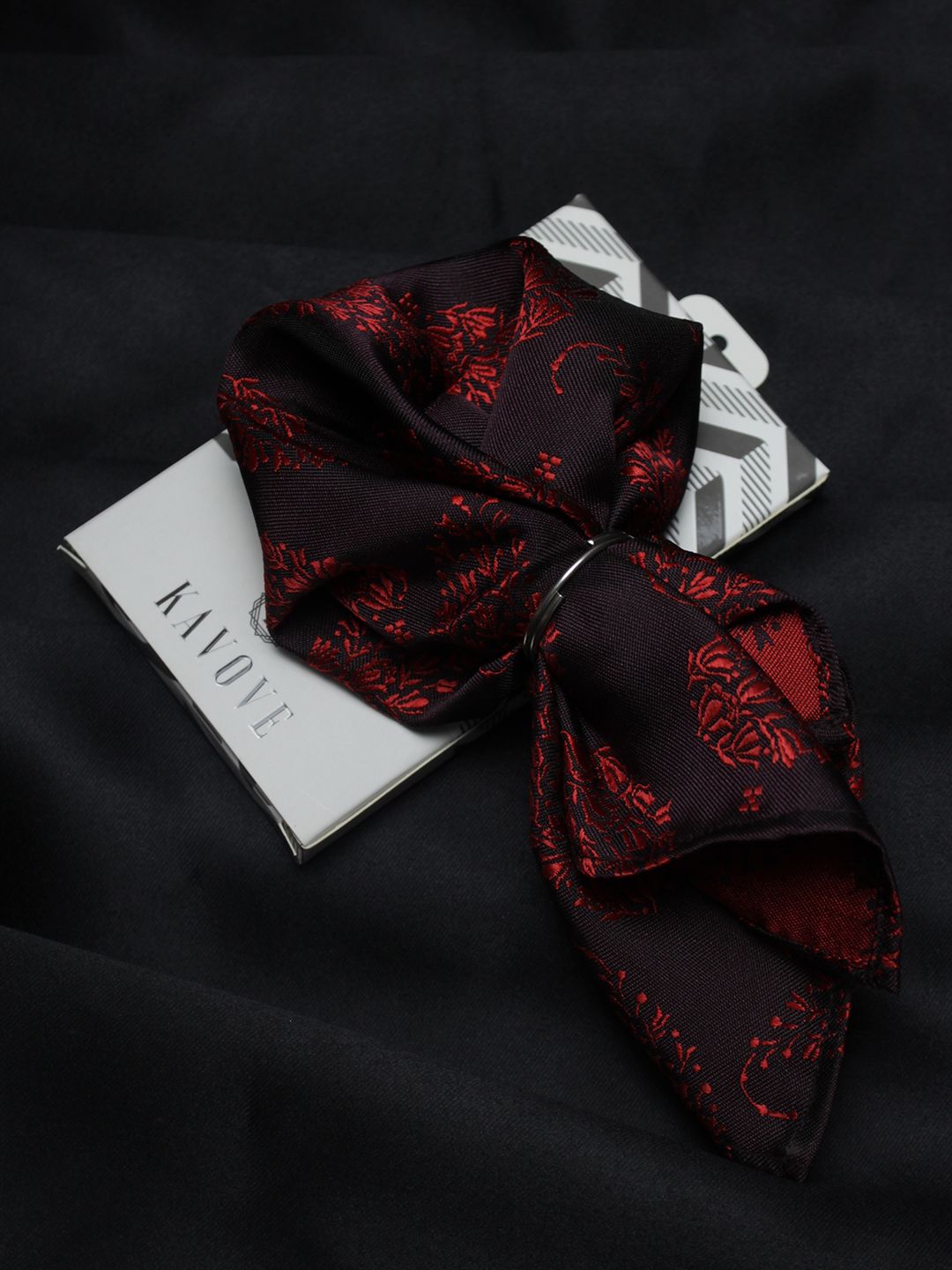kavove Kovove Men Maroon The Twining Paisley Pocket Square-picture-16