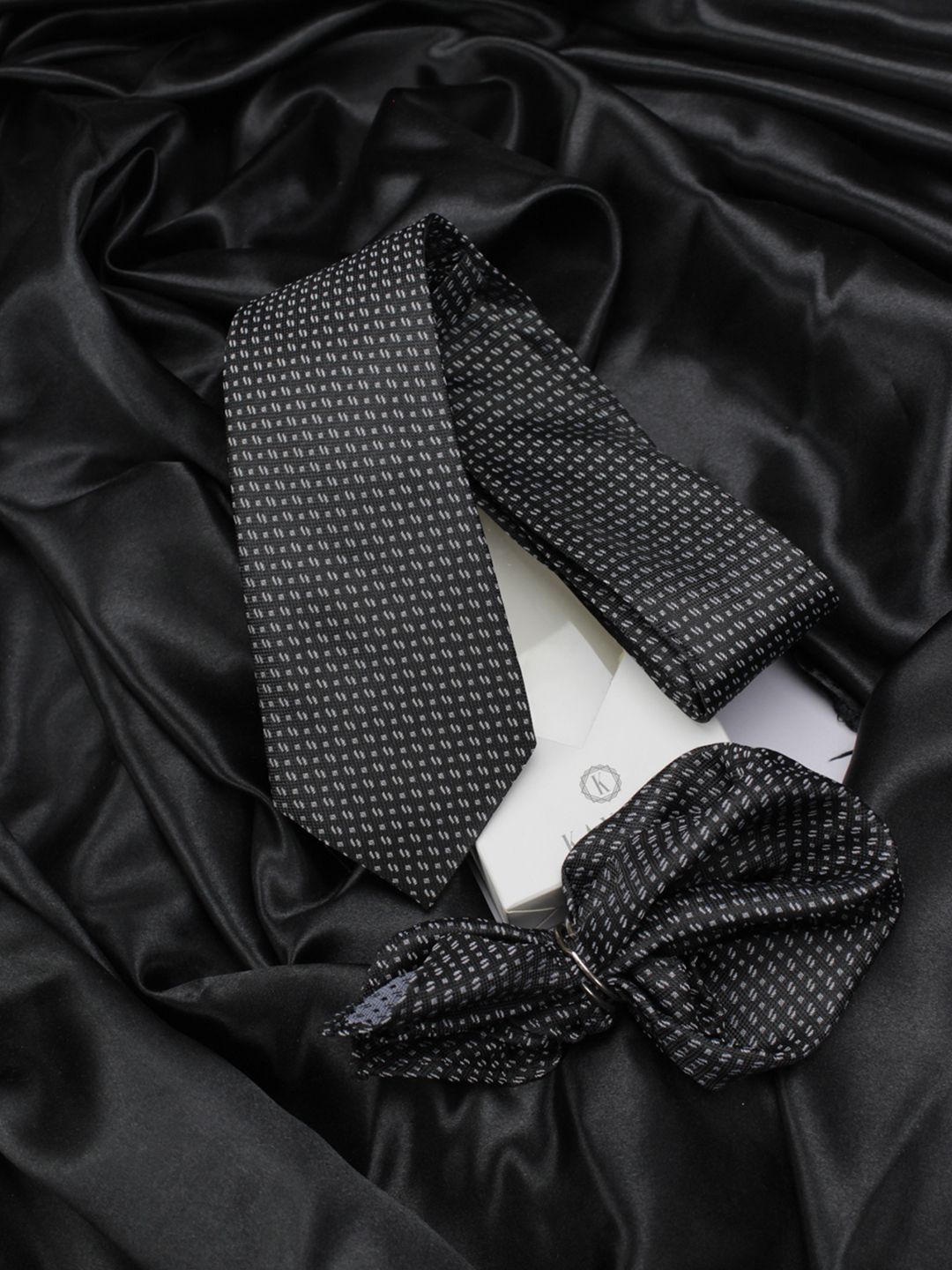 kavove KOVOVE Men Black & White Tie with Square Pocket-picture-35